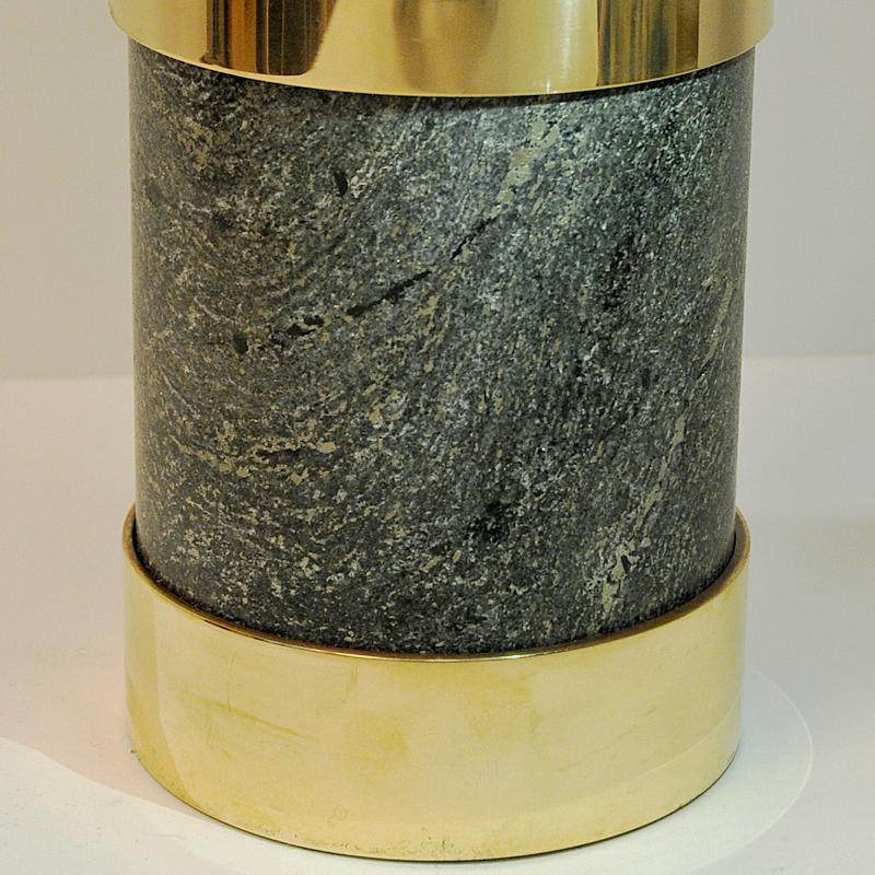 Laiton Grand vase norvégien en laiton et pierre de Saulo, années 1970, Norvège