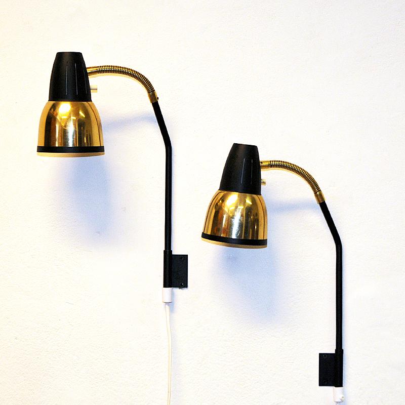 Norwegian brass and black metal wall lamp pair by RA-GLA 1960s In Good Condition For Sale In Stockholm, SE