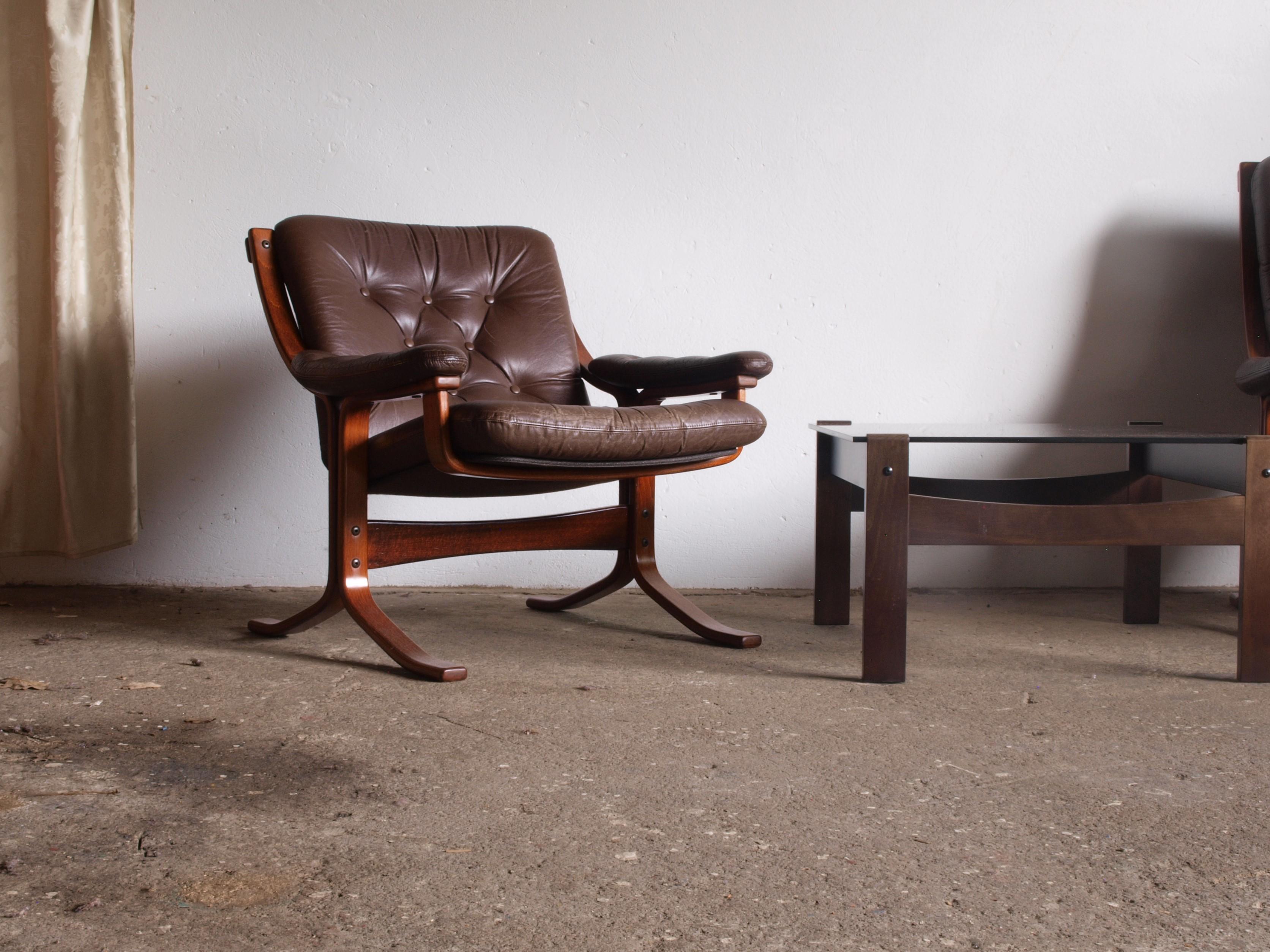Norwegian Cantilever Easy Chairs in Leather by Jon Hjortdal, Velledalen For Sale 8