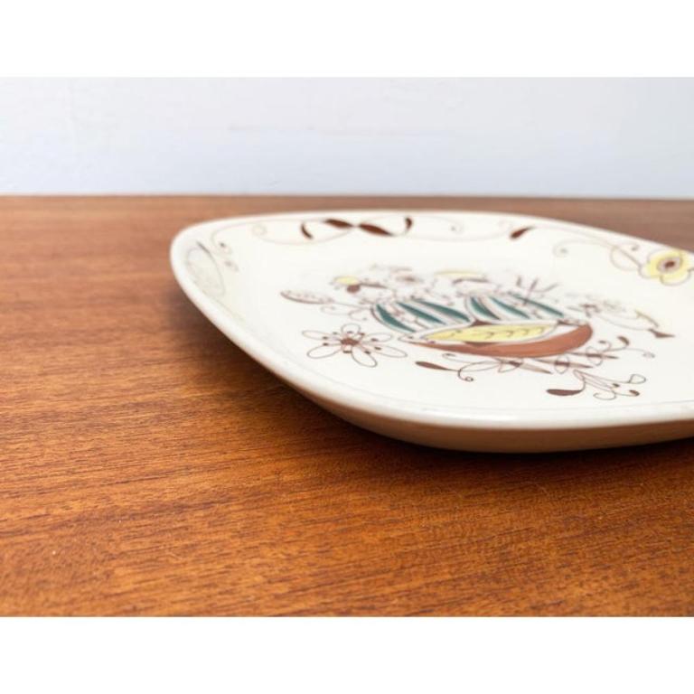 Piatto norvegese in ceramica Flamingo Master Chef dipinto a mano di Inger Waage In condizioni ottime in vendita a Hamburg, DE