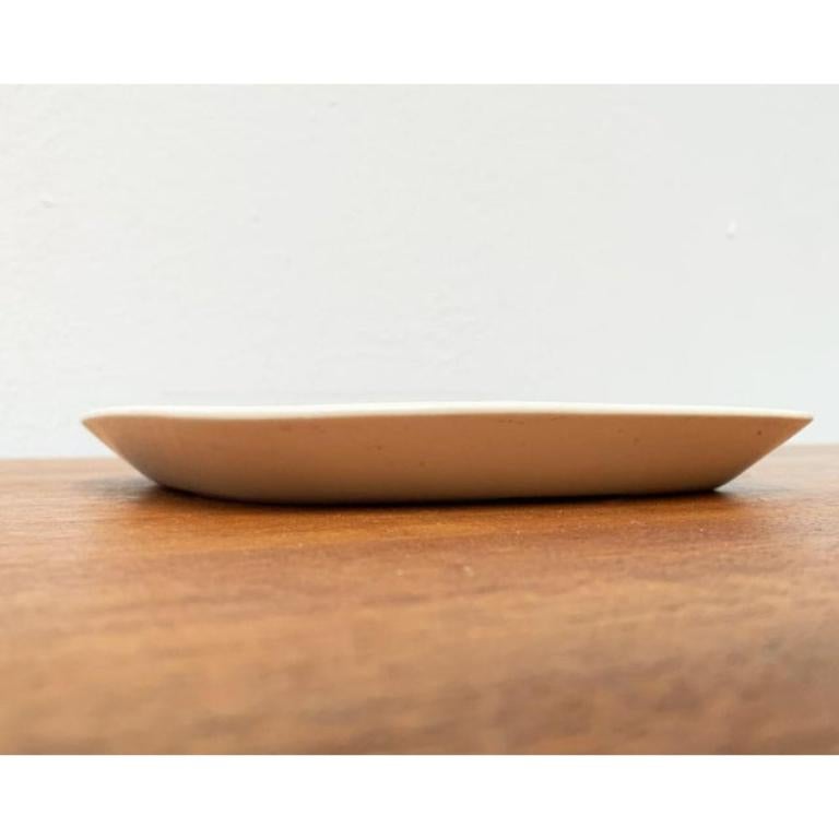 Piatto norvegese in ceramica Flamingo Master Chef dipinto a mano di Inger Waage in vendita 3