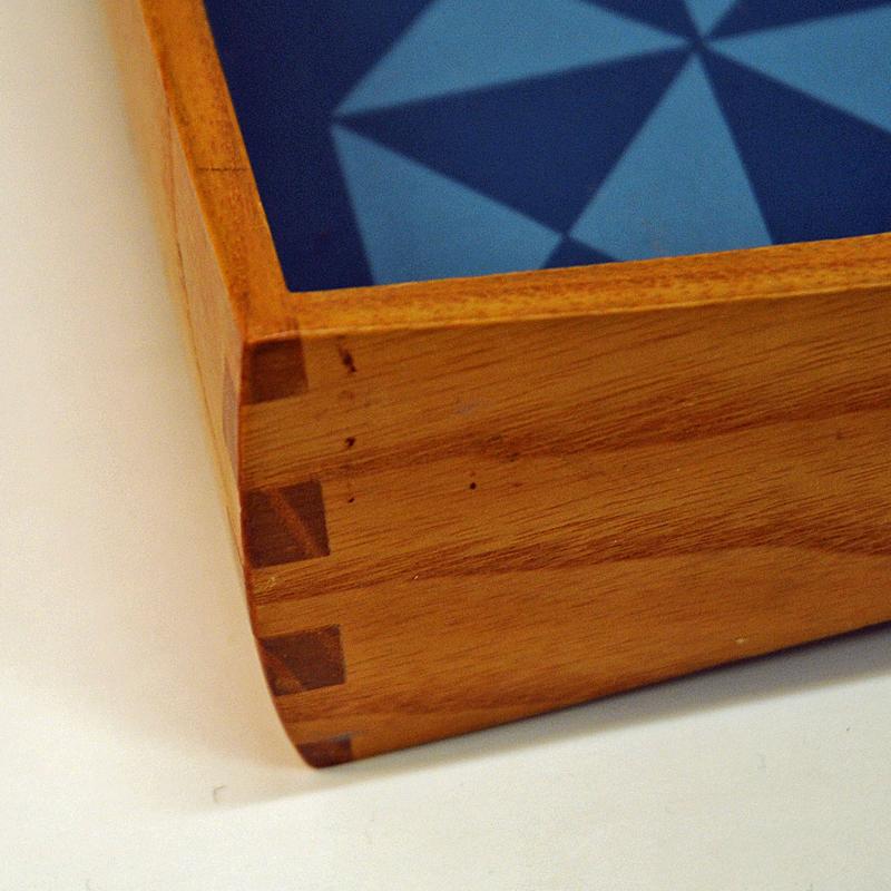 Norwegian Conform Tray Table 1962 with Enamel Top by Hermann Bongard for Plus 2