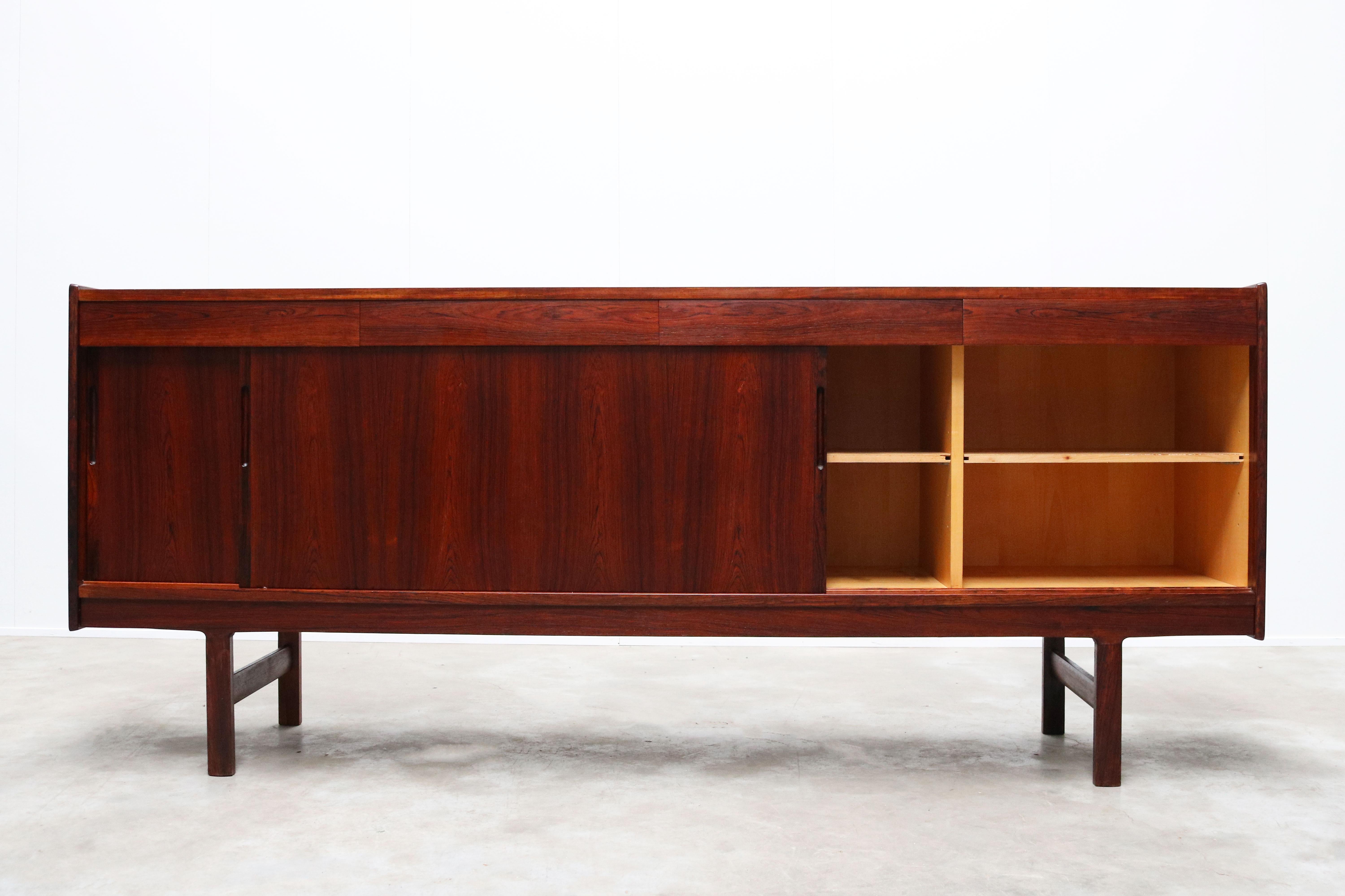 Norwegian Design Sideboard / Credenza in Rosewood by Westnofa Minimalist 1950s For Sale 4