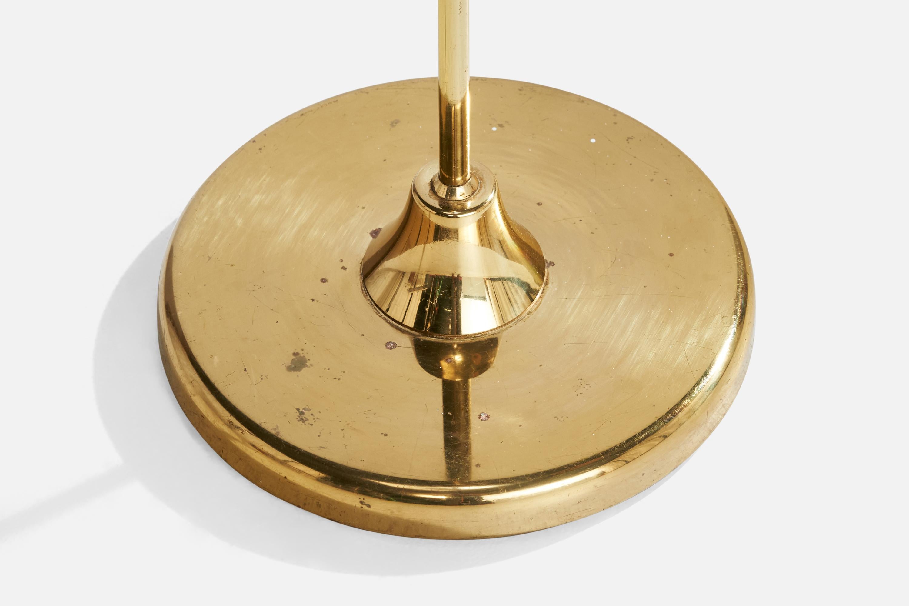 Designer norvégien, lampadaire, laiton, rotin, Norvège, années 1960 en vente 2