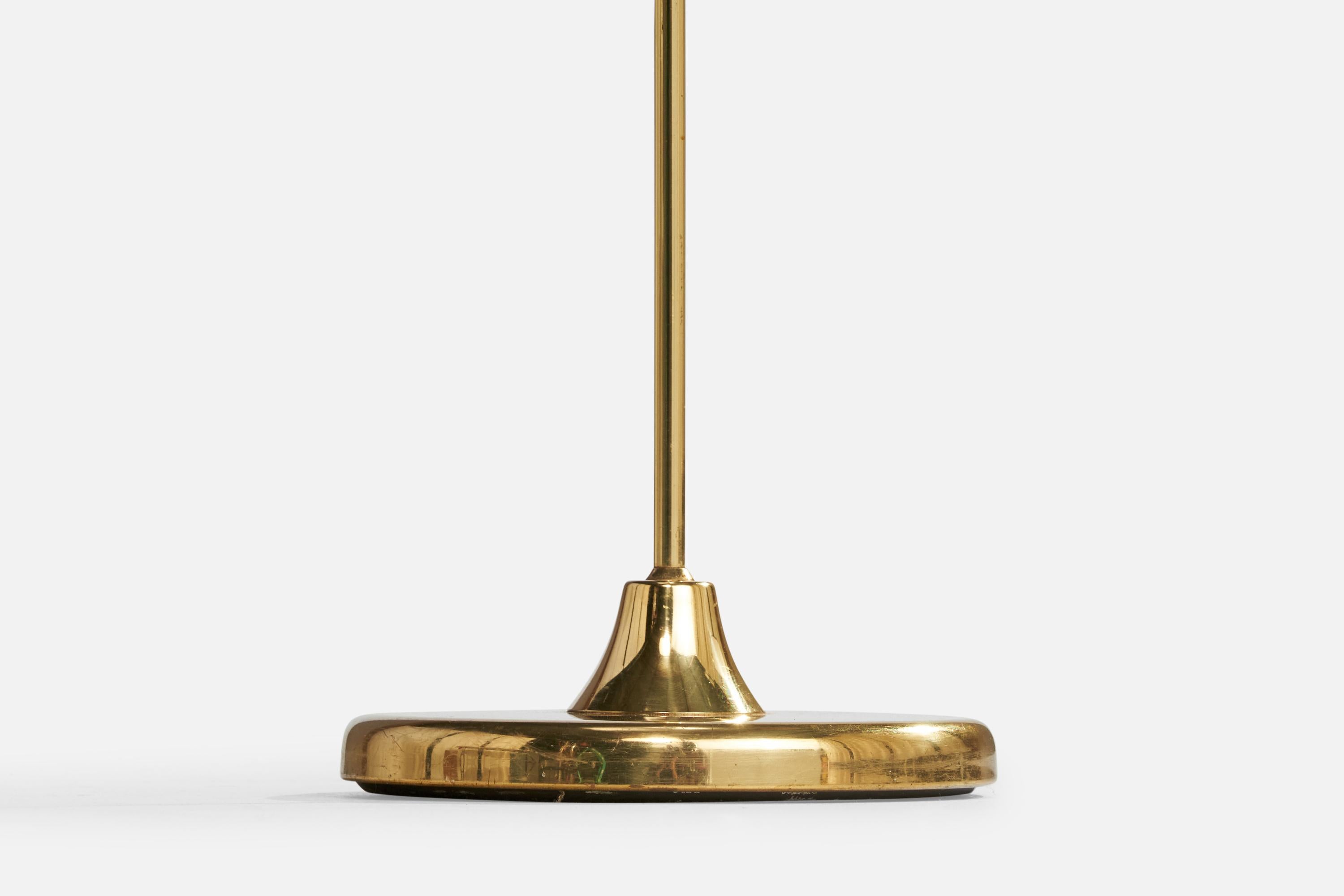 Designer norvégien, lampadaire, laiton, rotin, Norvège, années 1960 en vente 3