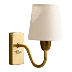 Designer norvegese, lampada da parete, ottone, tessuto, Norvegia, anni '50