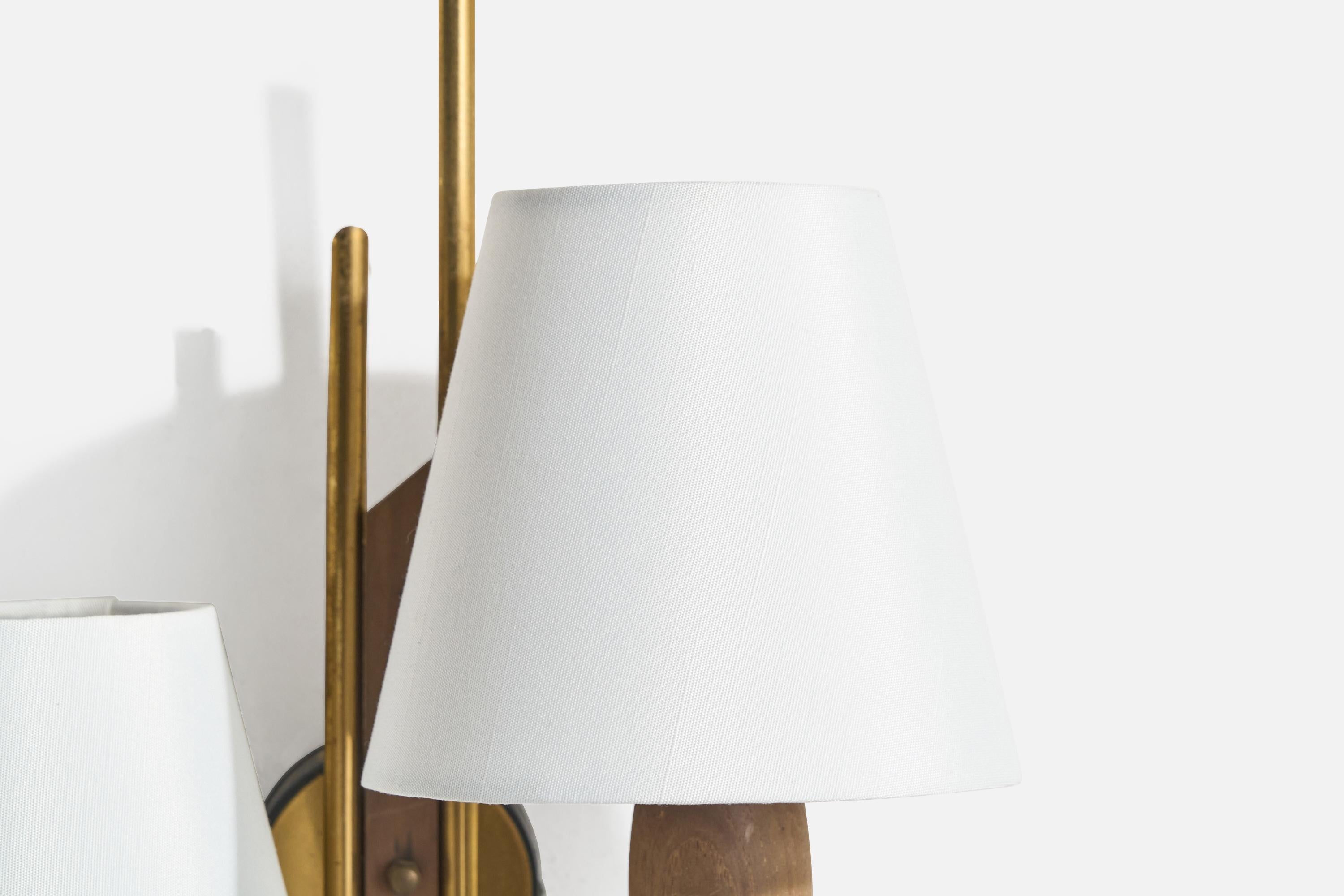 Design norvegese, lampada da parete, ottone, teak, tessuto, Norvegia, anni '50 in vendita 4