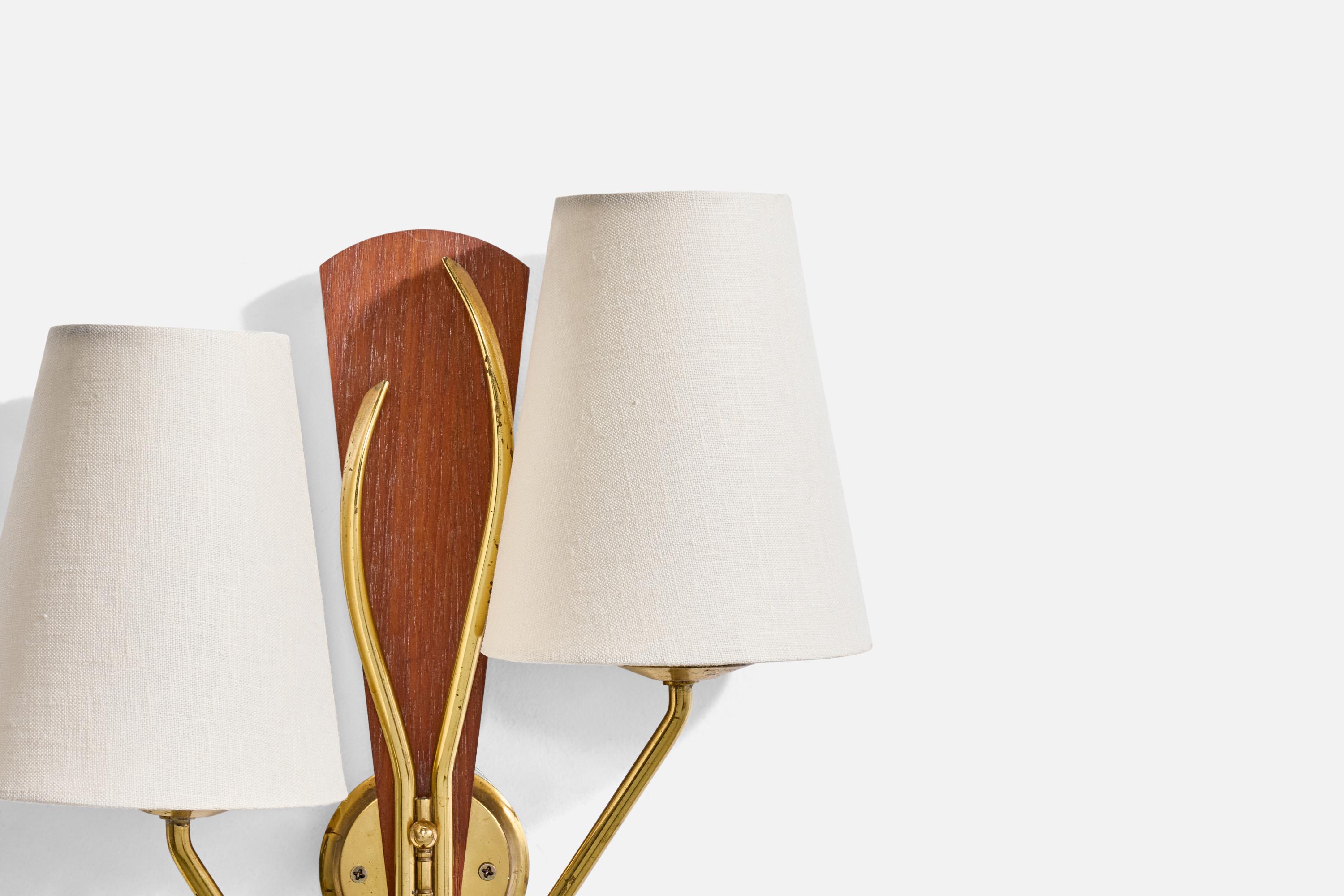 Milieu du XXe siècle Design/One, applique murale, laiton, teck, tissu, Norvège, années 1950 en vente