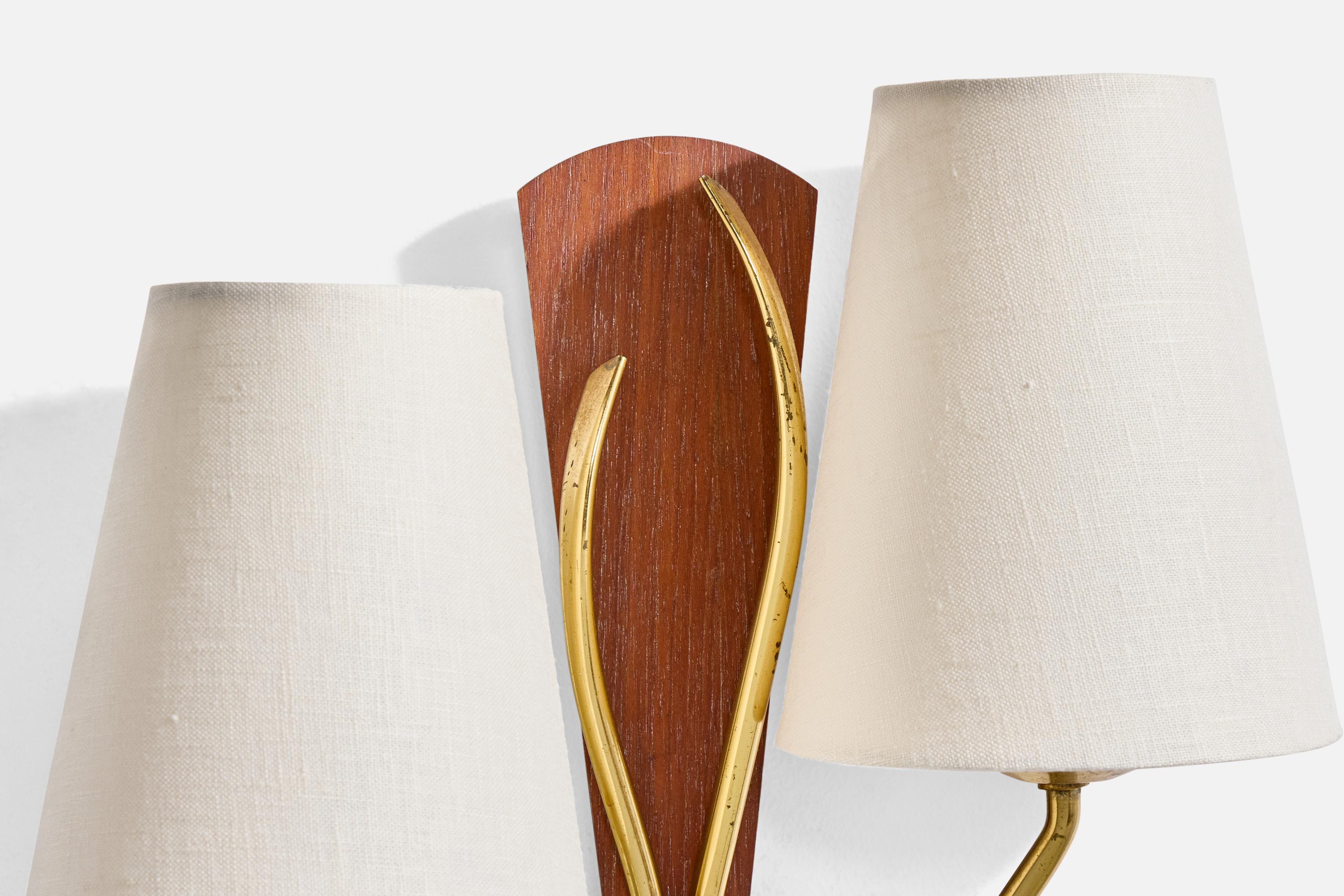 Laiton Design/One, applique murale, laiton, teck, tissu, Norvège, années 1950 en vente