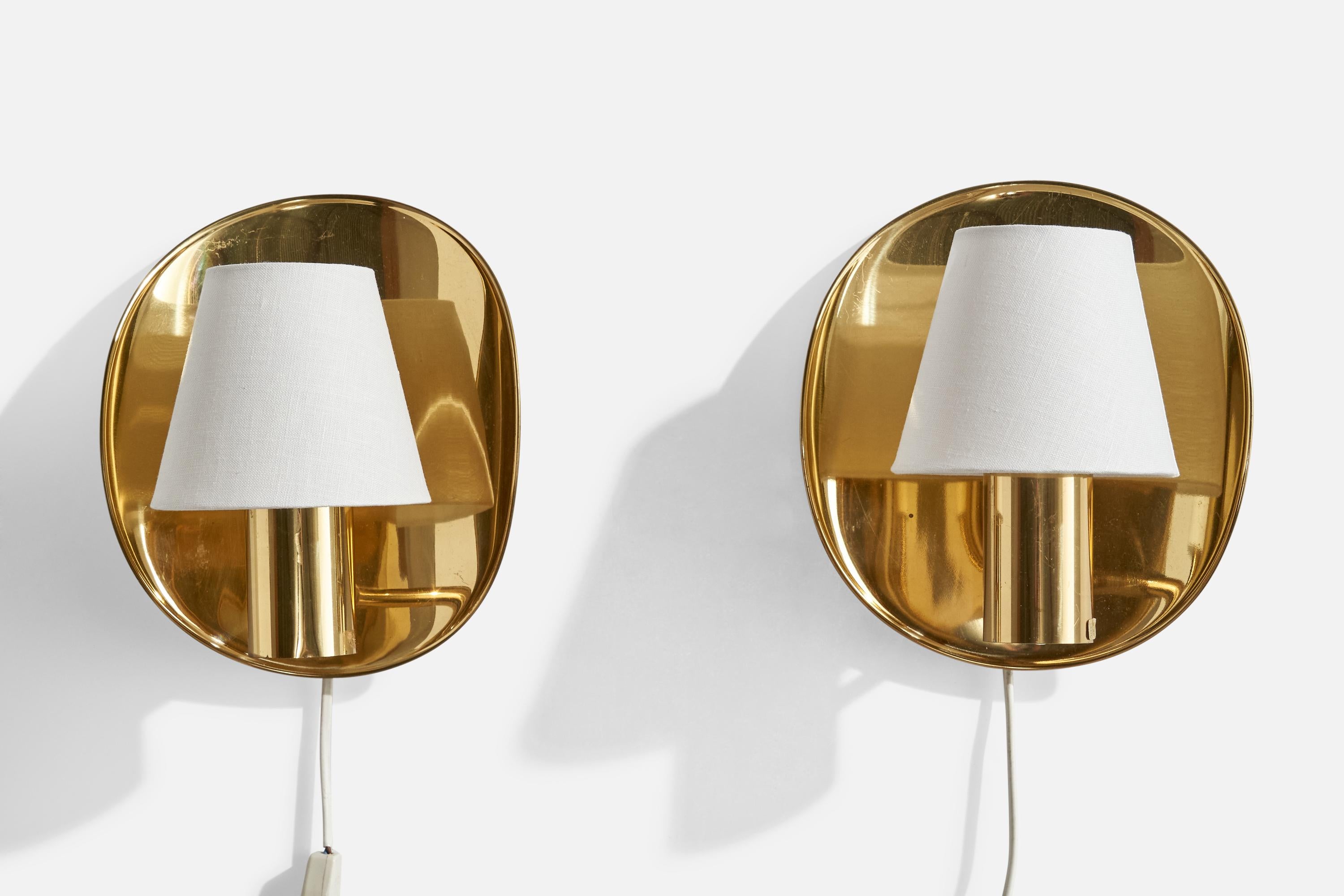 Scandinave moderne Design/One, Lights, laiton, tissu, Norvège, années 1960 en vente