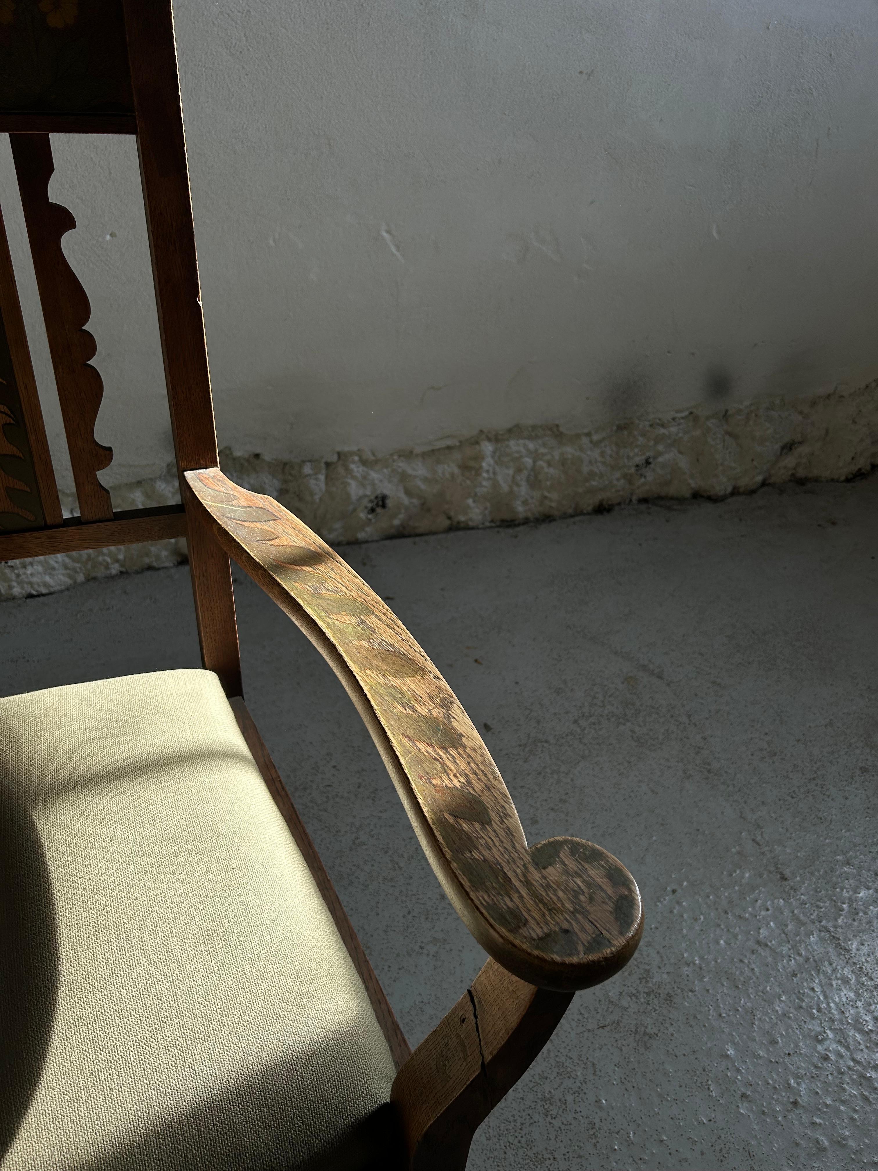 Norwegian Folk Art Armchair in oak, Norway 1880’s. In Good Condition For Sale In Valby, 84