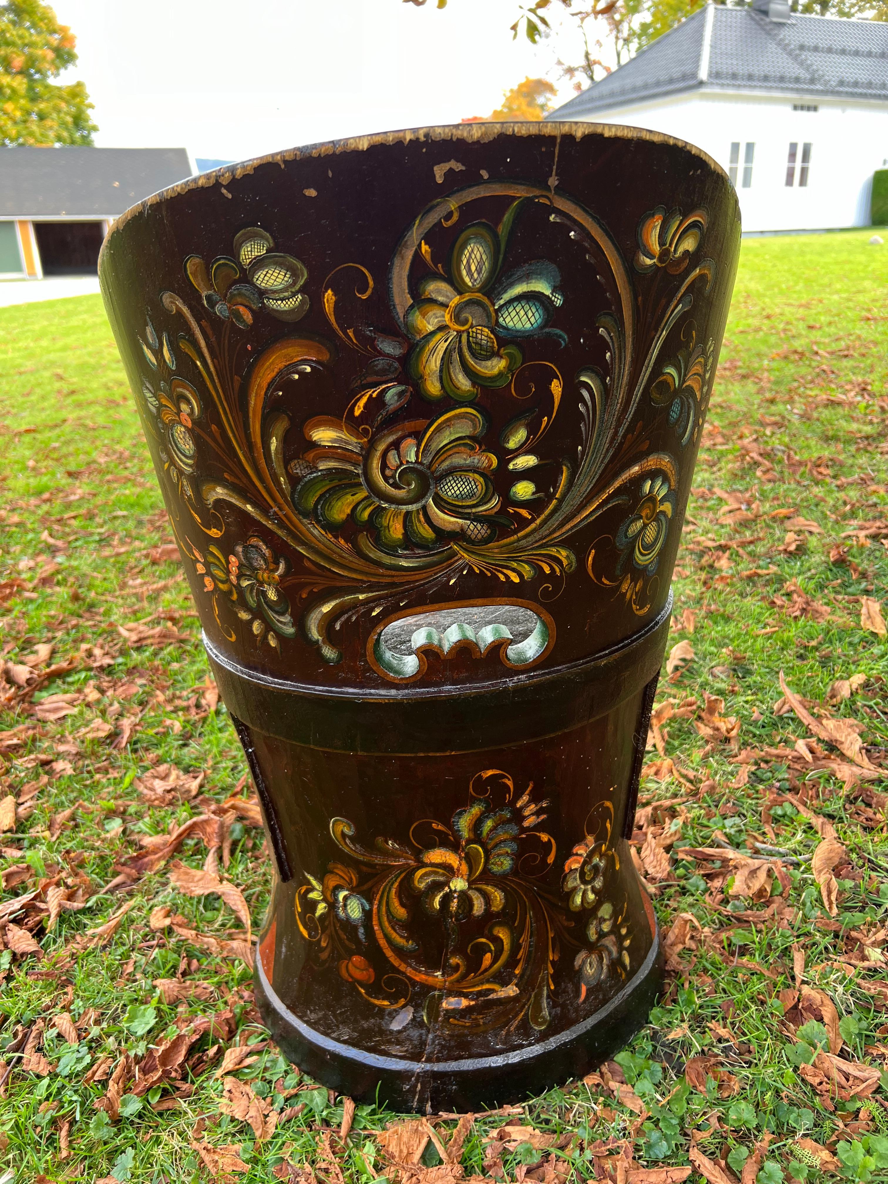 Rare Norwegian Kubbestol, Primitive Telemark Rosemaling, Norway, c.1880-1920 For Sale 3