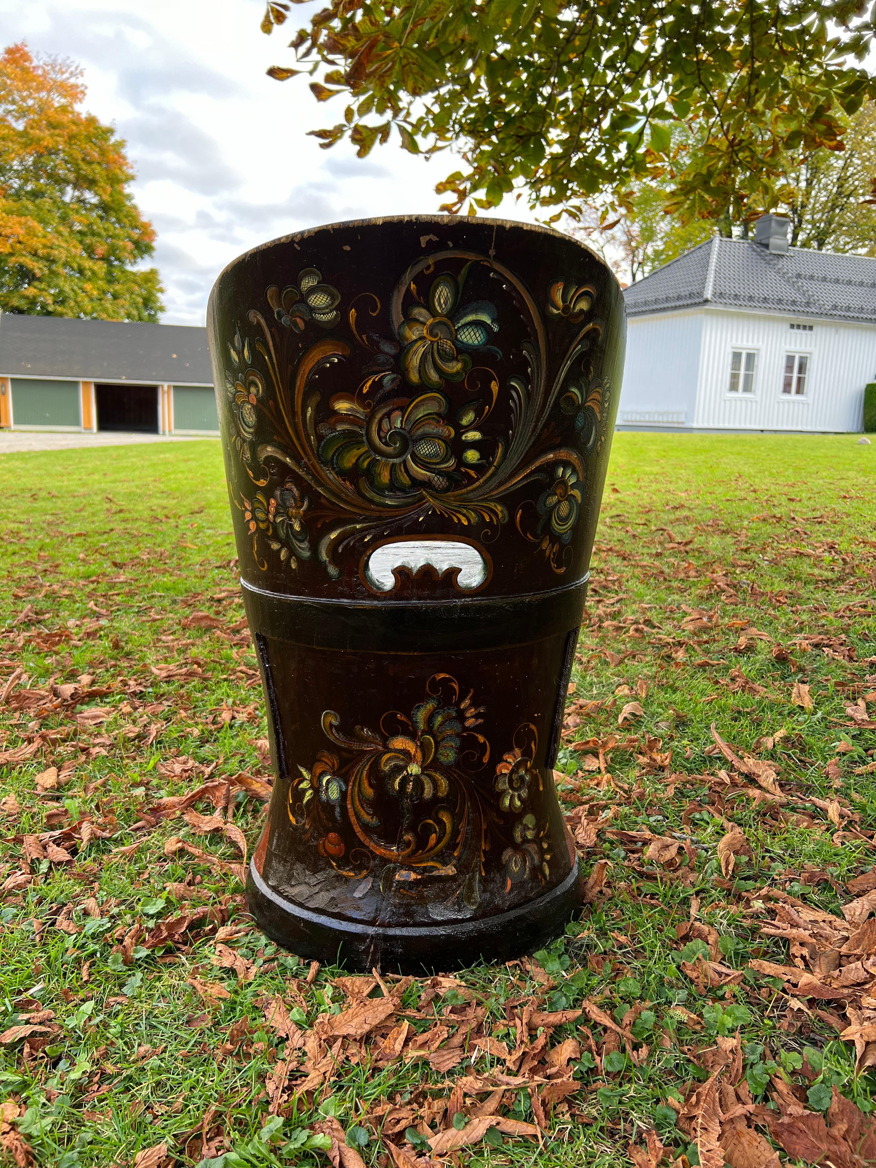 Rare Norwegian Kubbestol, Primitive Telemark Rosemaling, Norway, c.1880-1920 For Sale 2