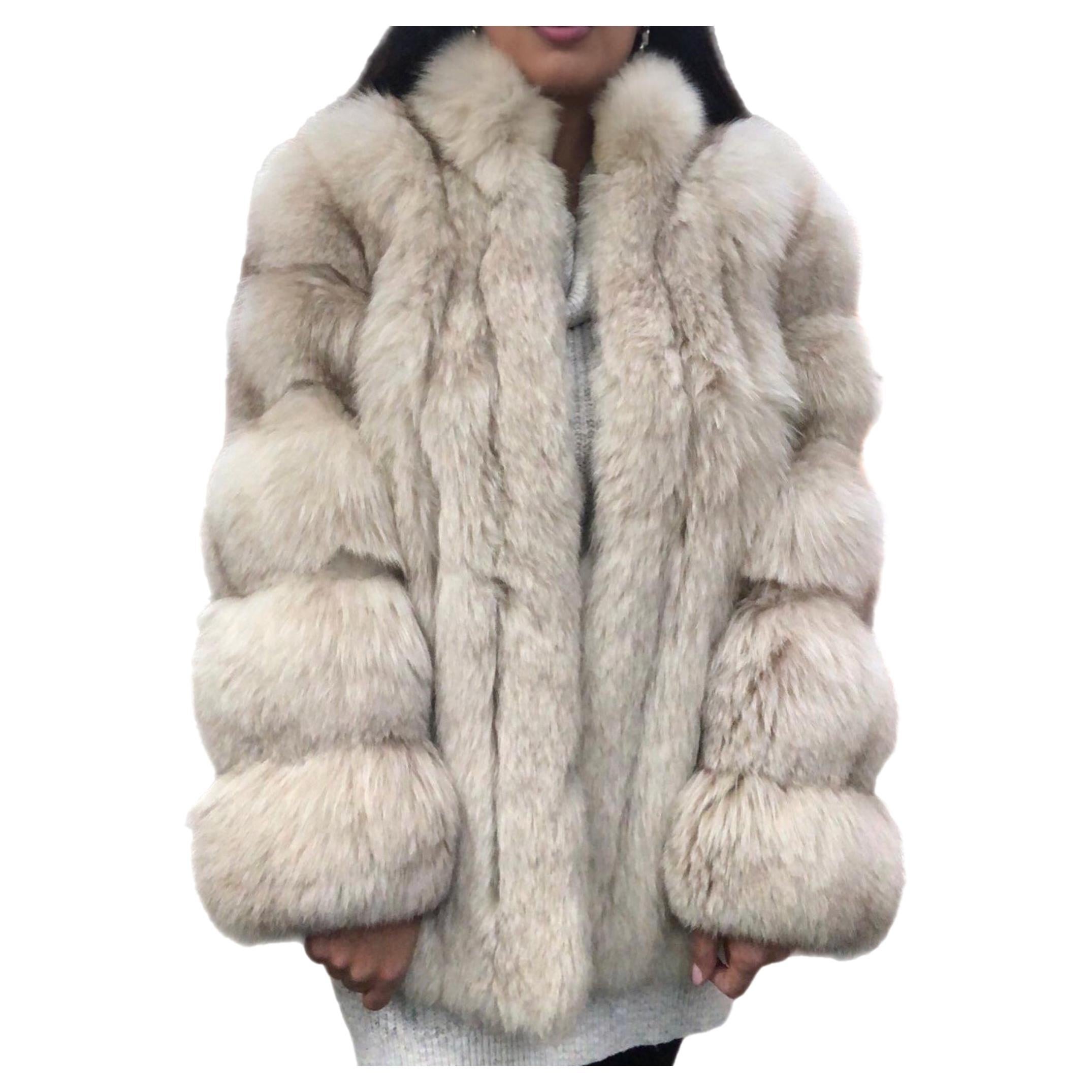 Norwegian Fox Fur coat (Size 8 -S) For Sale
