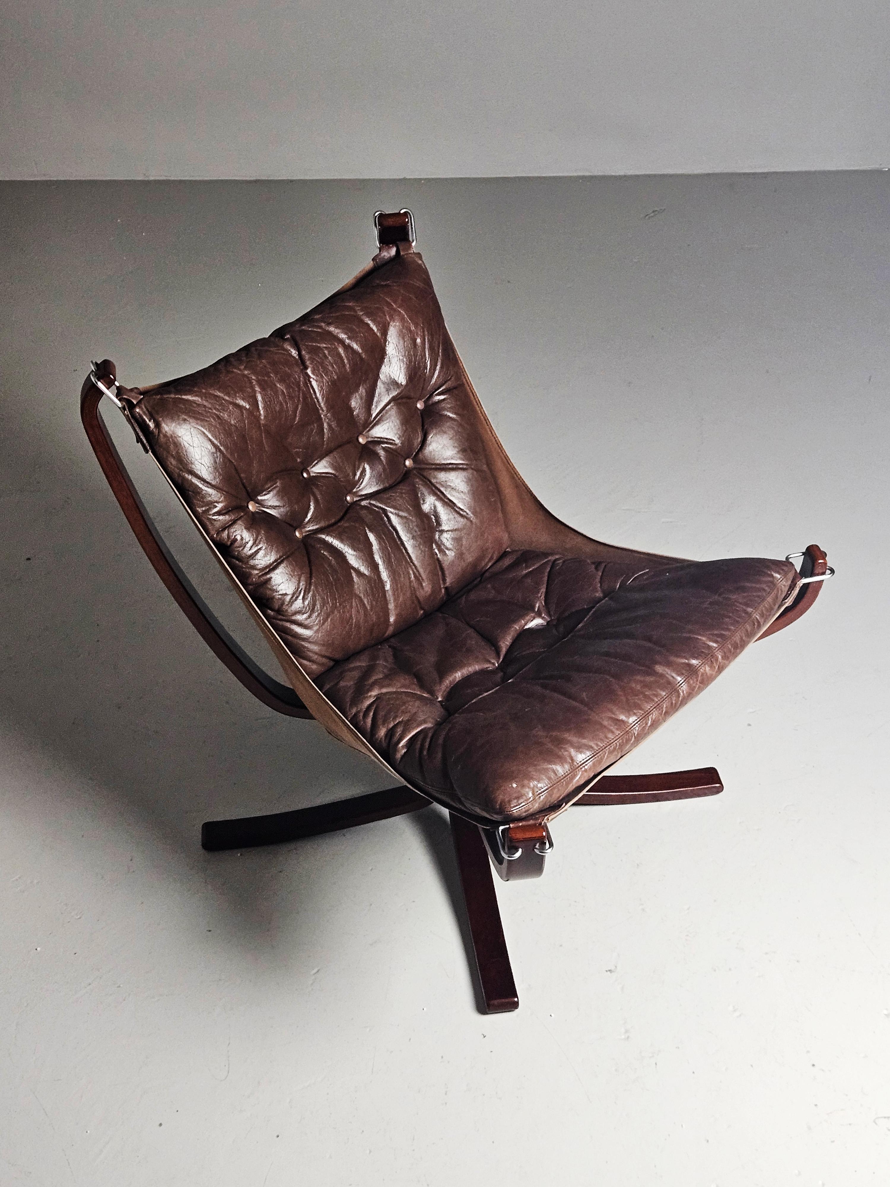 20th Century Norwegian lounge group of Falcon chairs by  Sigurd Resell, 1970s For Sale