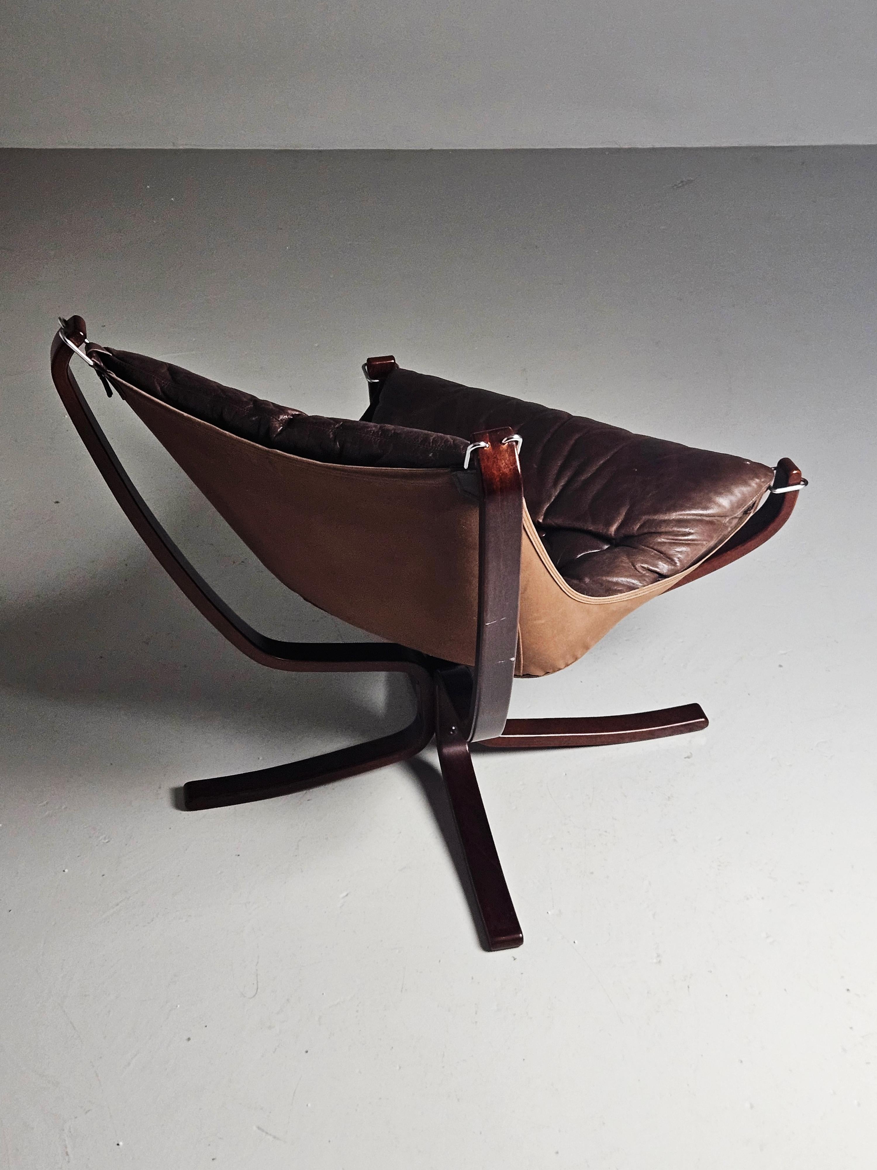 Leather Norwegian lounge group of Falcon chairs by  Sigurd Resell, 1970s For Sale