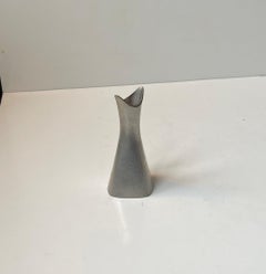Vaso norvegese in peltro della metà del secolo scorso, realizzato da Brøderne Mylius