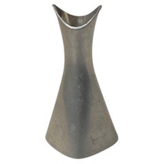 Vaso norvegese in peltro della metà del secolo scorso, realizzato da Brøderne Mylius