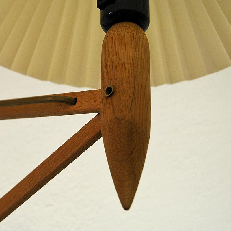 Norwegian Midcentury Scissor Wall Lamp of Oak, 1950s 3