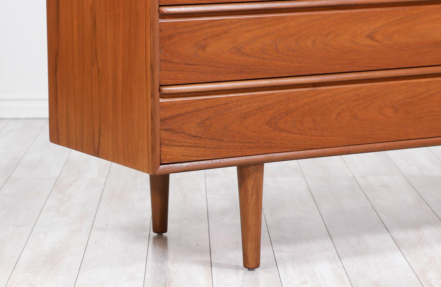 Norwegian Modern 8-Drawer Teak Dresser by Westnofa 1