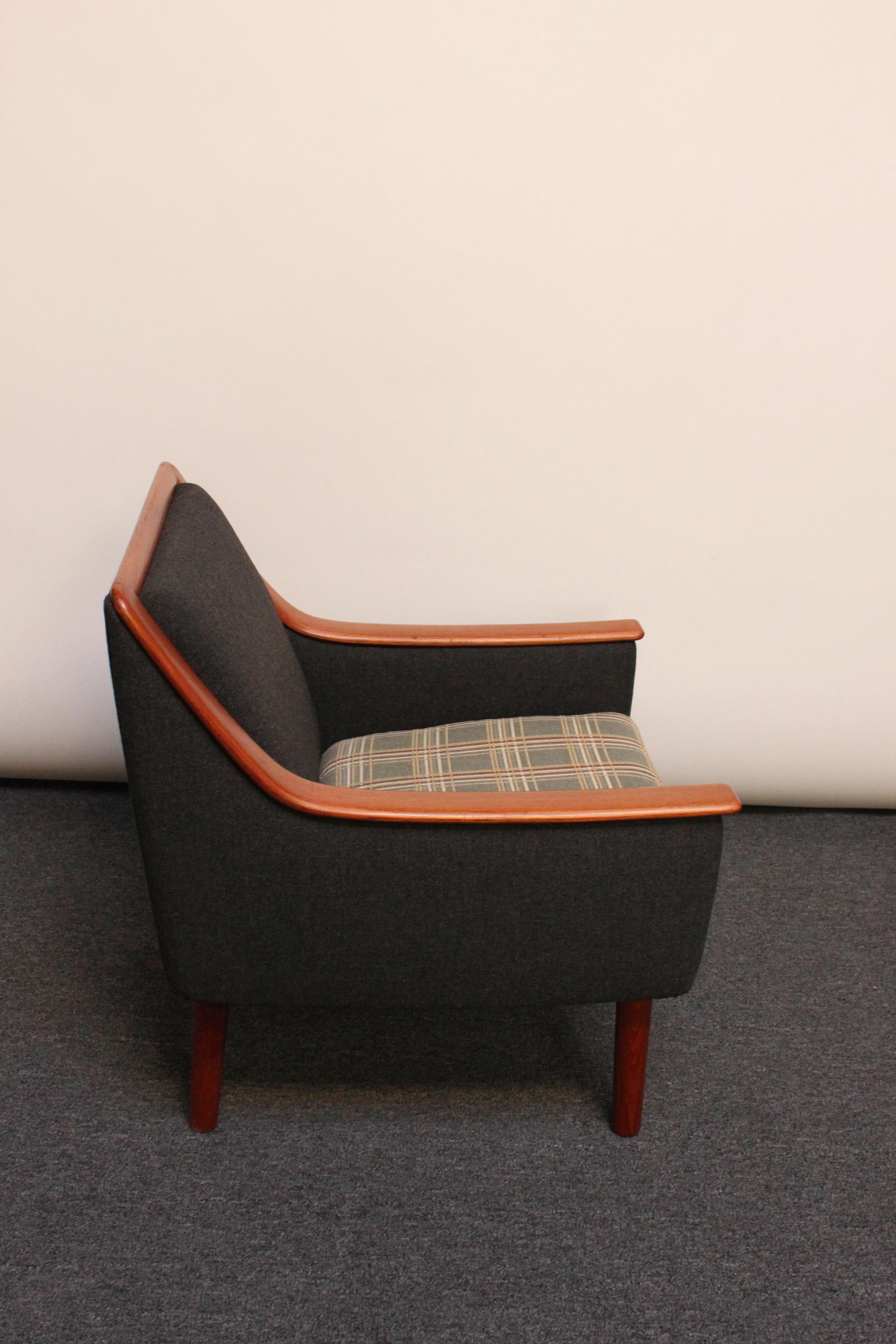 Norwegian Modern Exposed Teak Lounge Chair with Original Upholstery 3