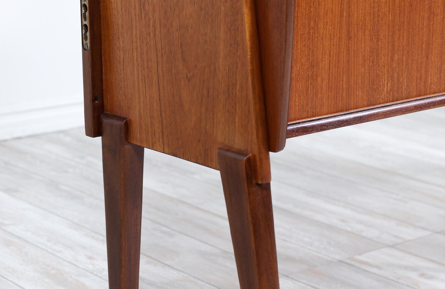 Norwegian Modern Free-Standing Modular Teak Bookshelf by Einar Raknes 12