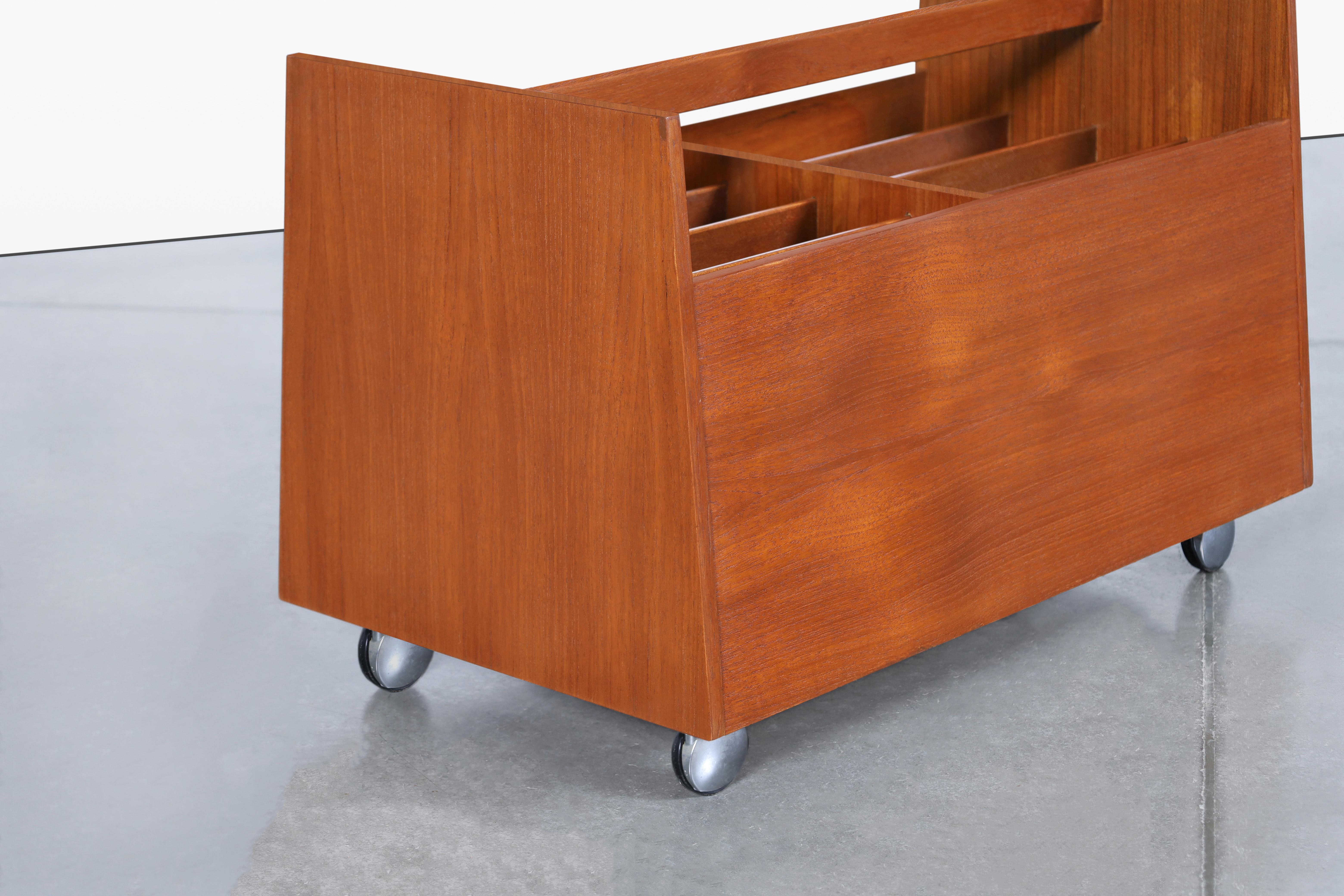 Chariot à disques ou à revues en teck moderne norvégien par Rolf Hesland en vente 2