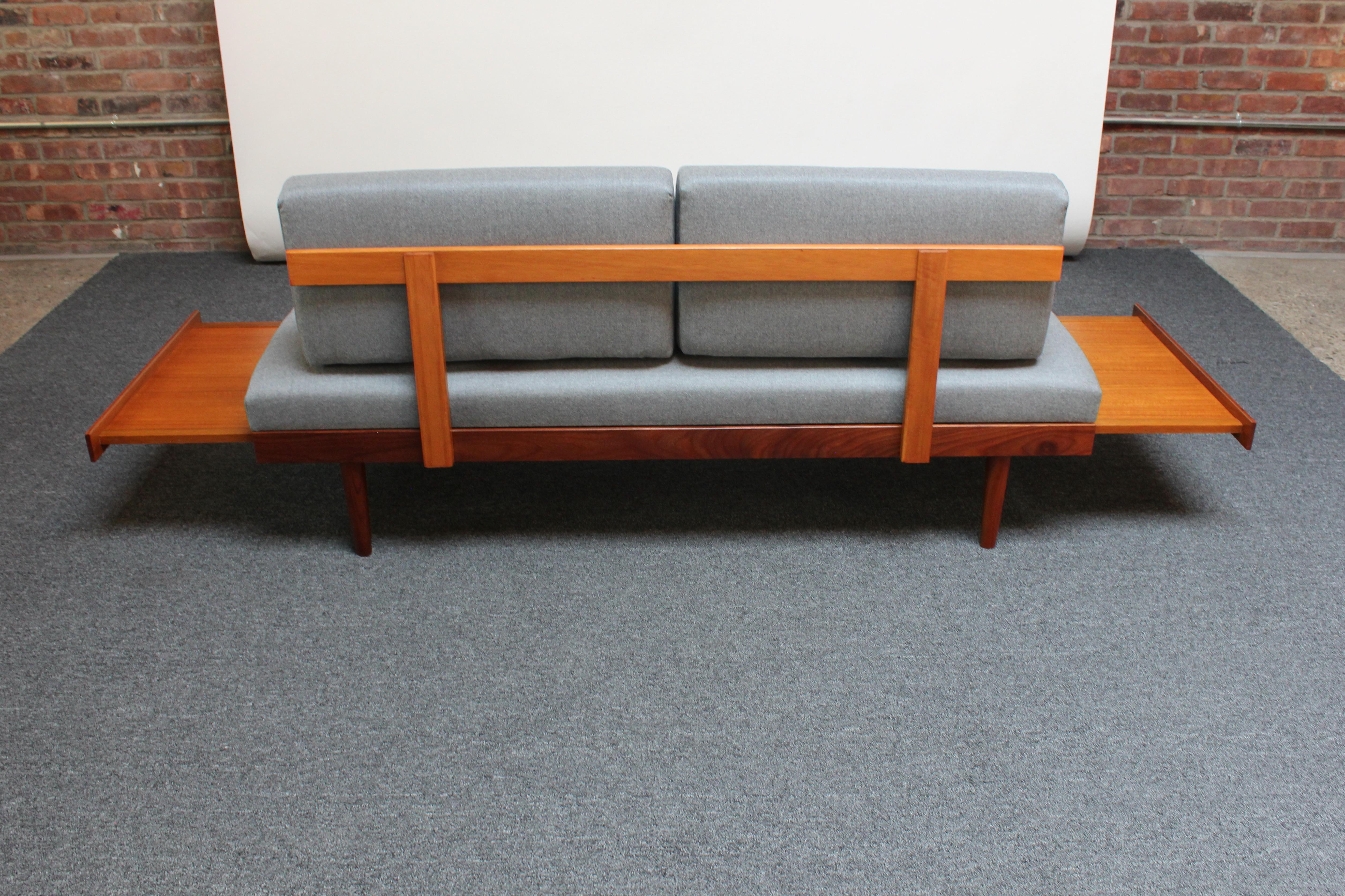 Scandinavian Modern Norwegian Modern Teak Settee / Daybed Edvard Kindt Larsen for Gustav Bahus