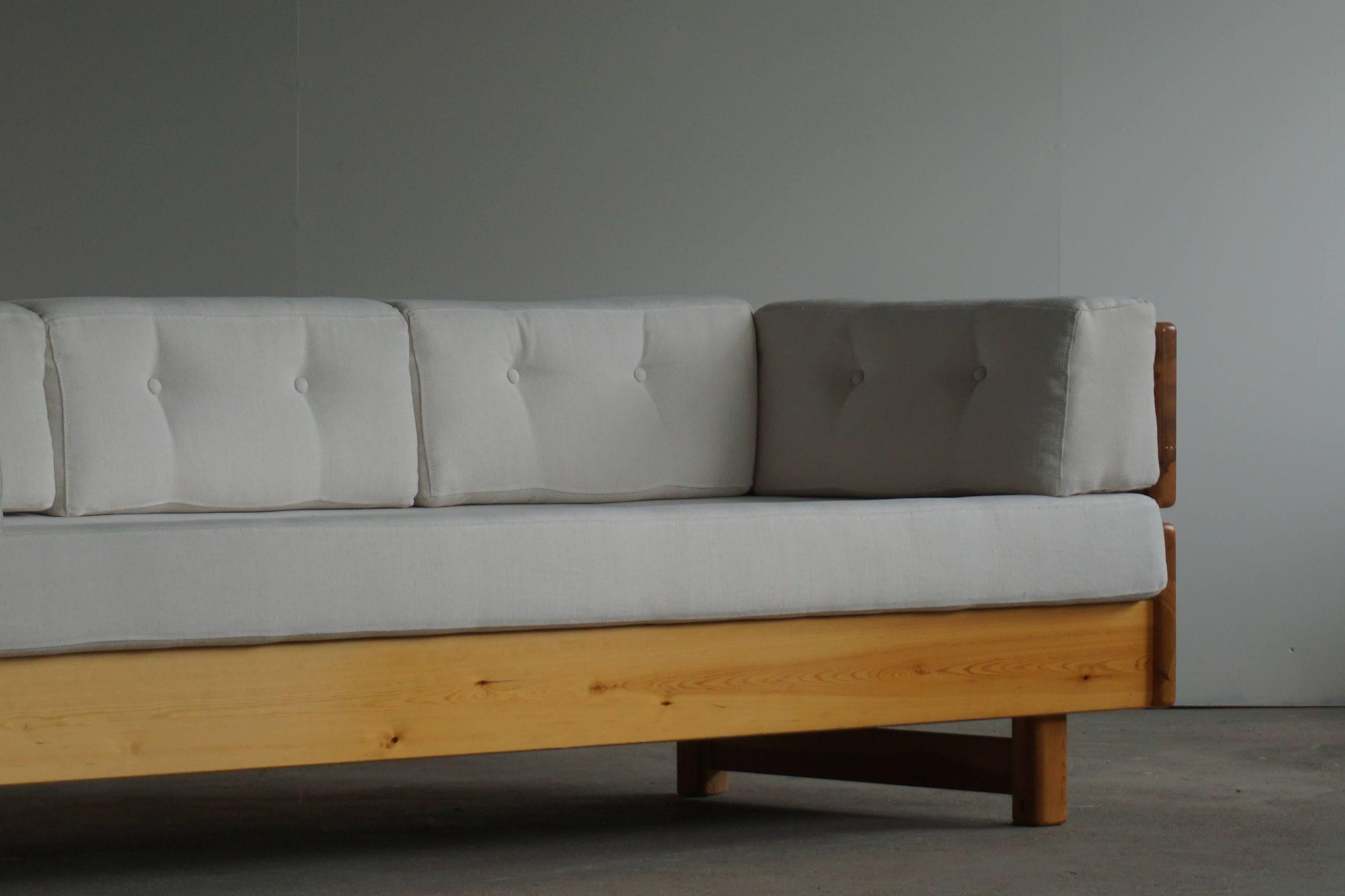 Norwegian Modern Three Seater Sofa in solid Pine, Reupholstered in Cotton, 1976 2