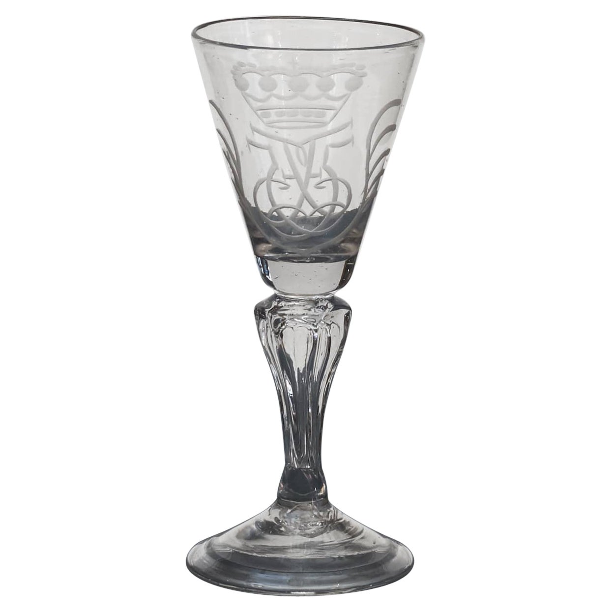 Verre norvégien 'Nstetangen' gravé d'un monogramme couronné pour Frederik V
