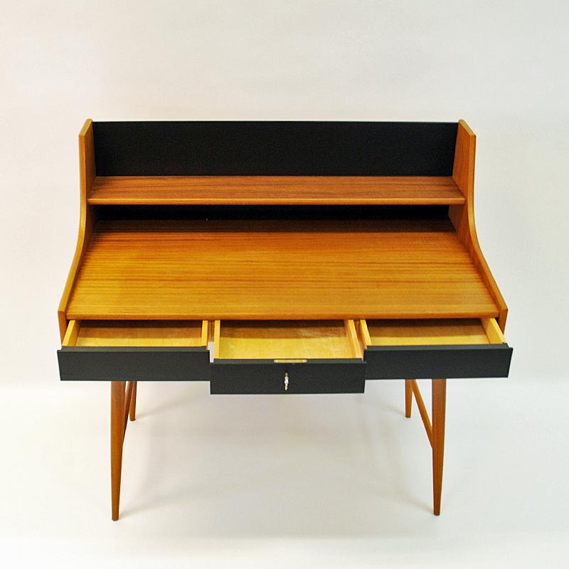 Norwegischer Ola-Schreibtisch von John Texmon, Blindheim Møbelfabrikk AS, 1950er Jahre im Zustand „Gut“ in Stockholm, SE