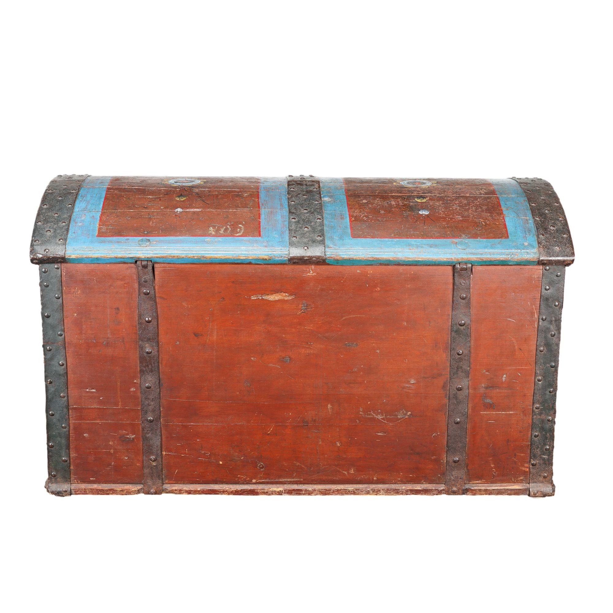 Iron Norwegian painted pine coffer top trunk with original painted decoration, 1783 For Sale