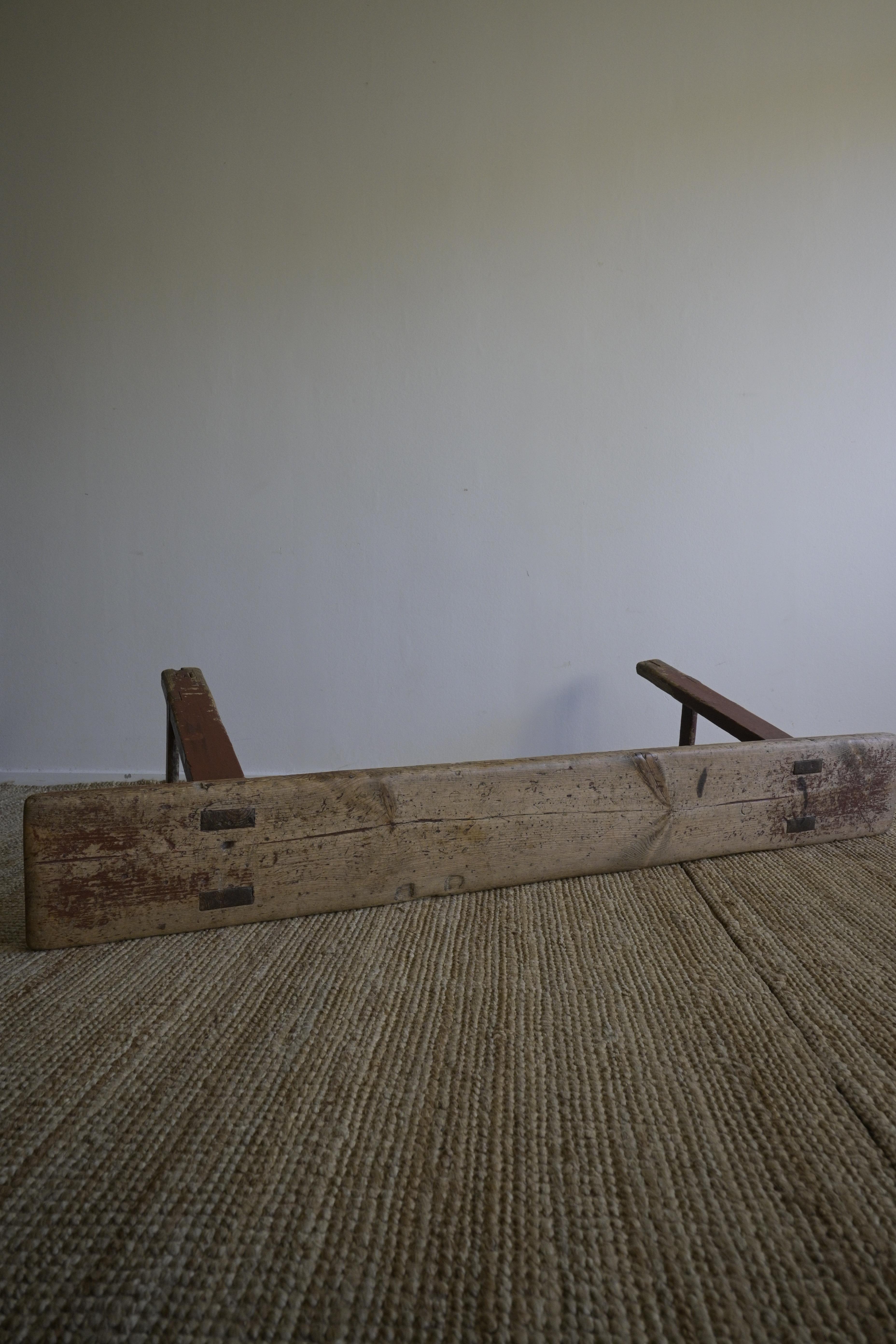 Banc en pin norvégien ca 1830 en vente 2