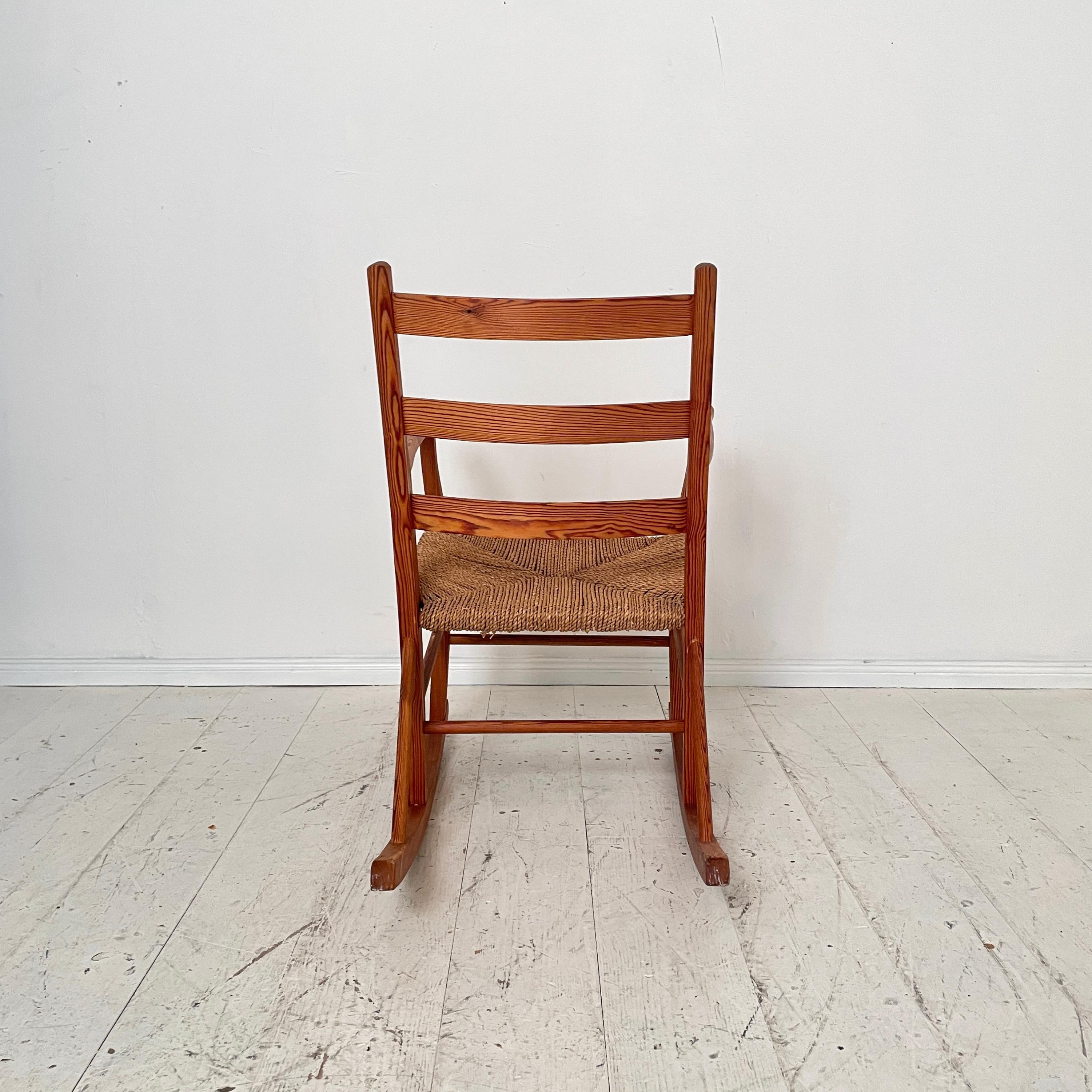 Norwegian Rocking Chair by Aksel Hansson in Pine, 1930 For Sale 3
