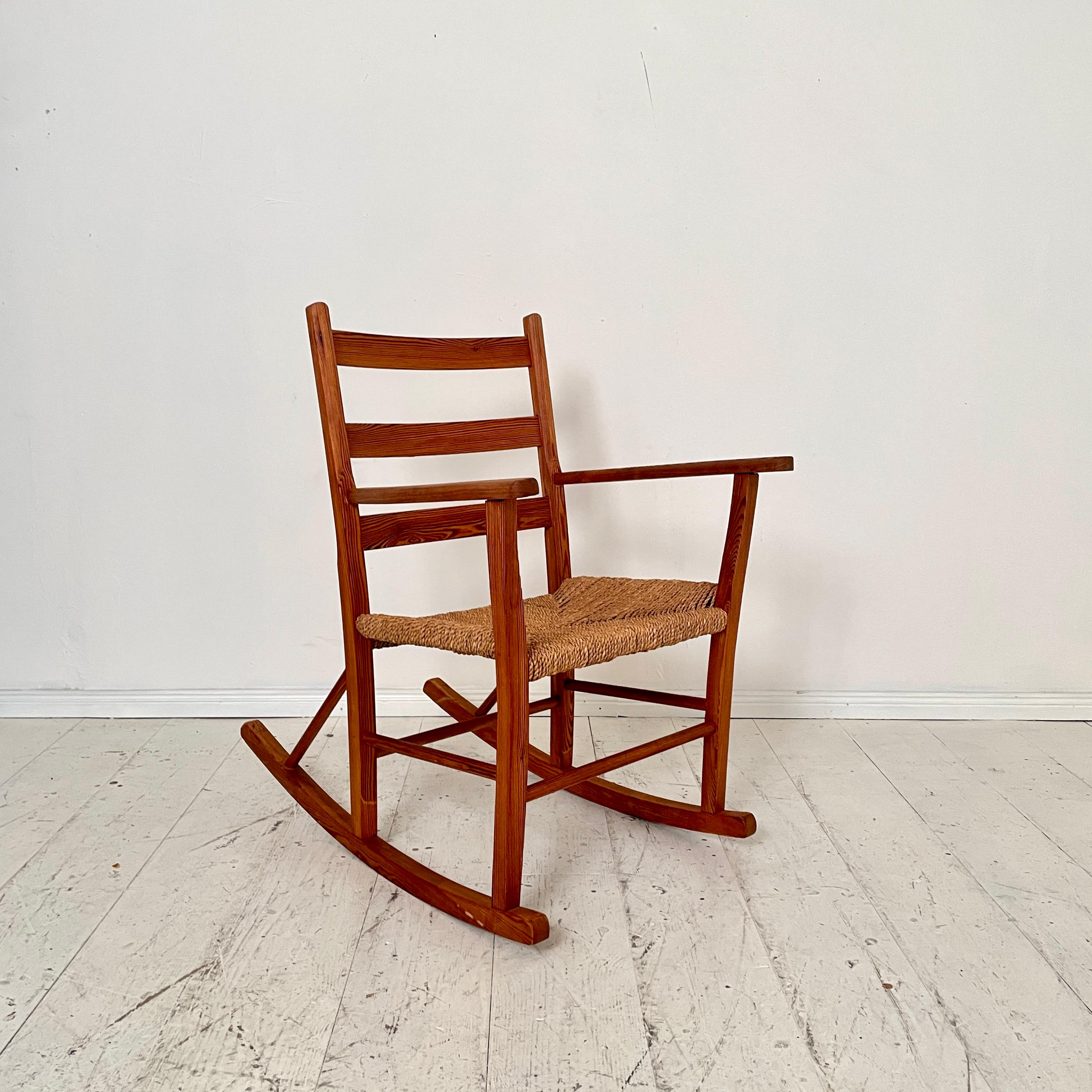 Norwegian Rocking Chair by Aksel Hansson in Pine, 1930 For Sale 6