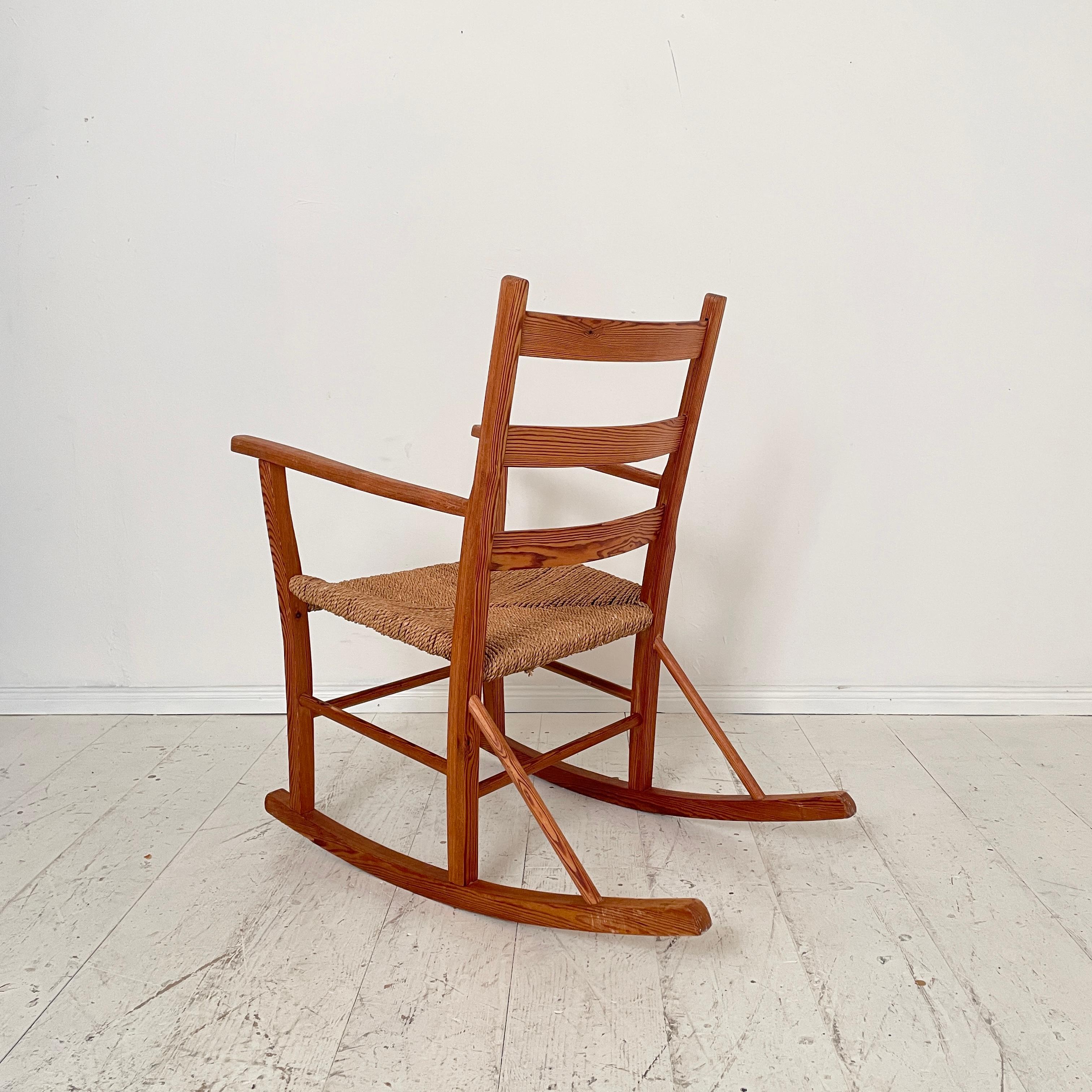 Norwegian Rocking Chair by Aksel Hansson in Pine, 1930 For Sale 2