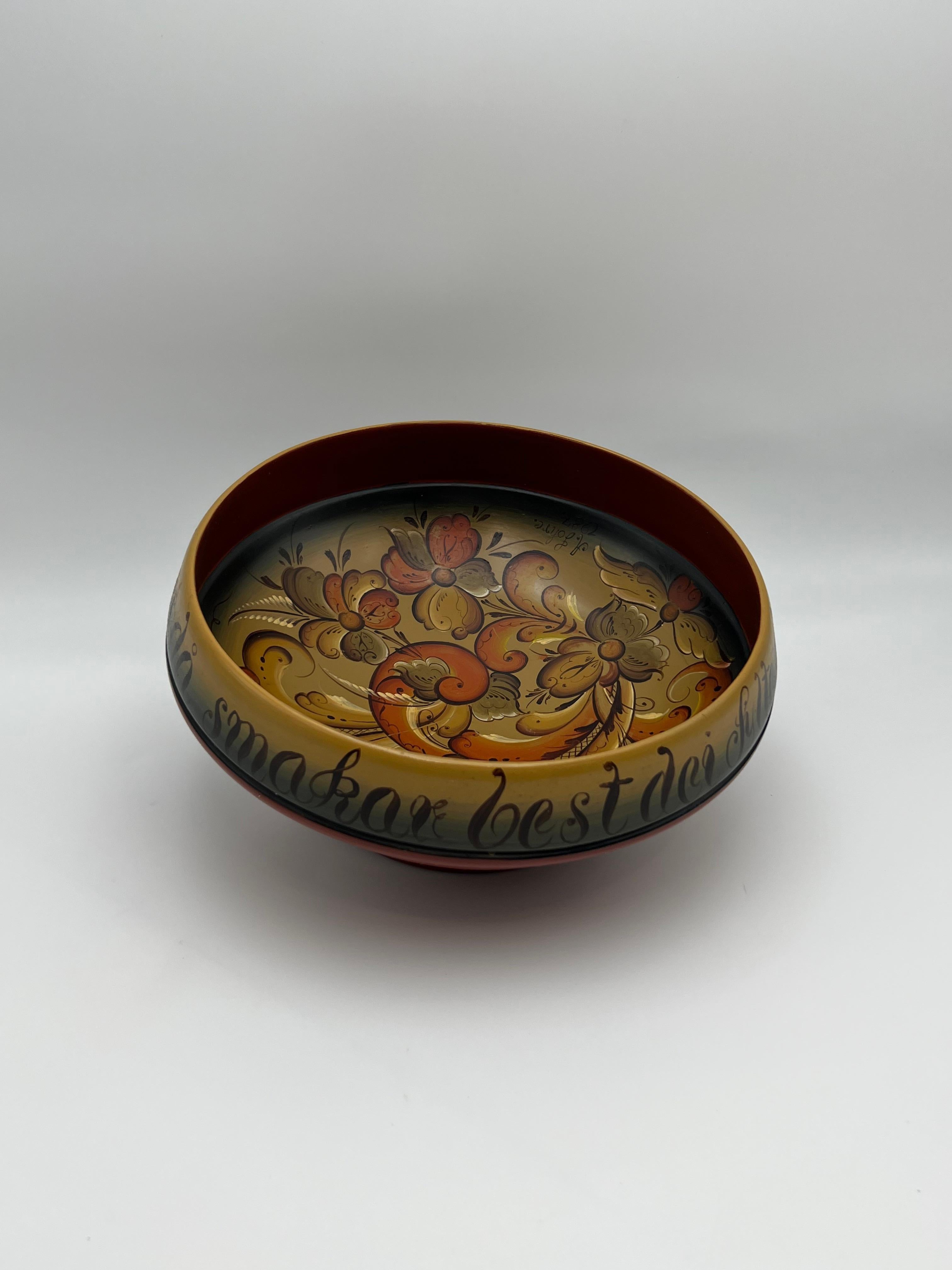 Norvégien Bol à bière norvégien Rosemaling - Art populaire du Telemark peint à la main (1987) en vente