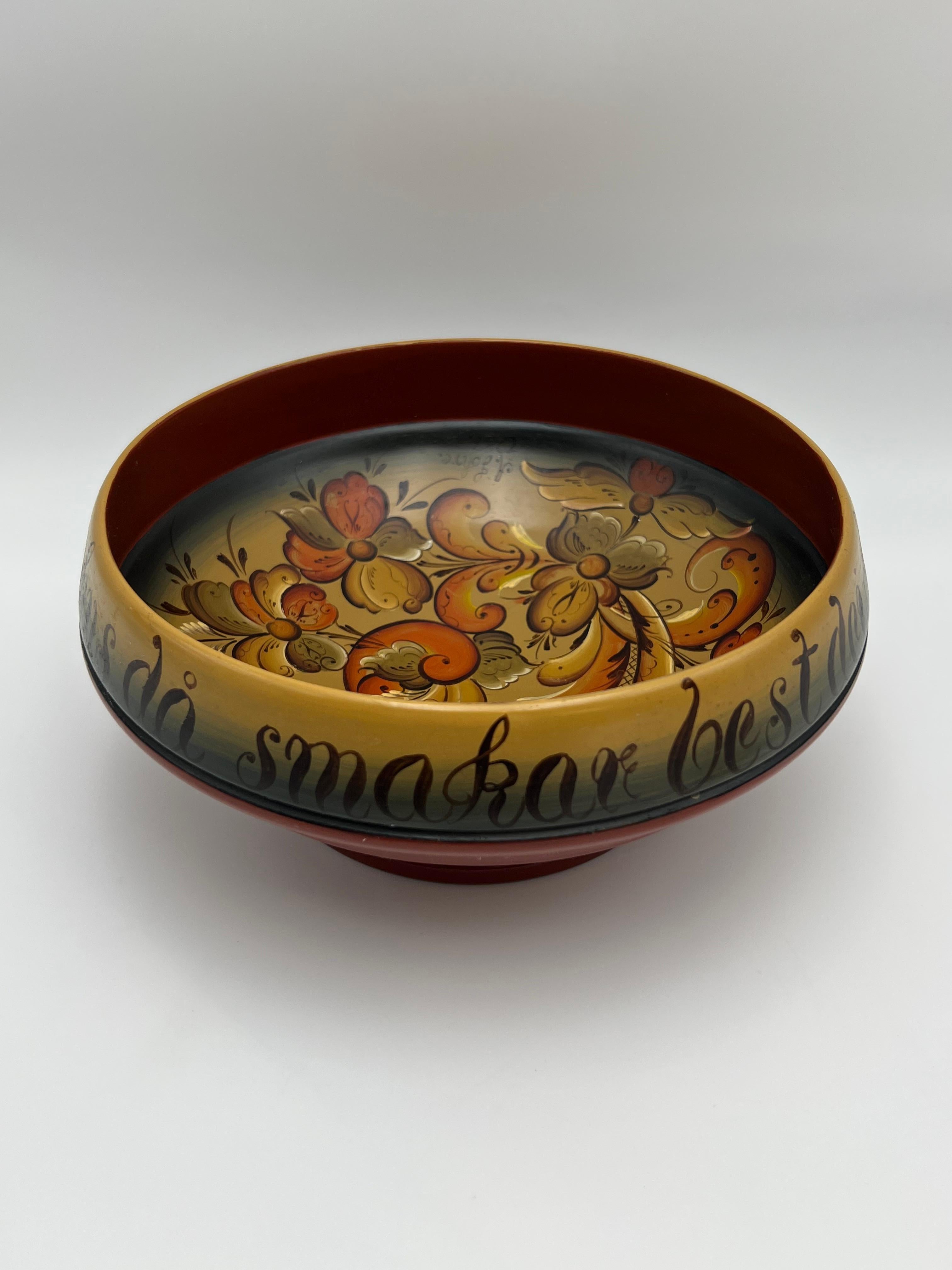 Bol à bière norvégien Rosemaling - Art populaire du Telemark peint à la main (1987) en vente 1