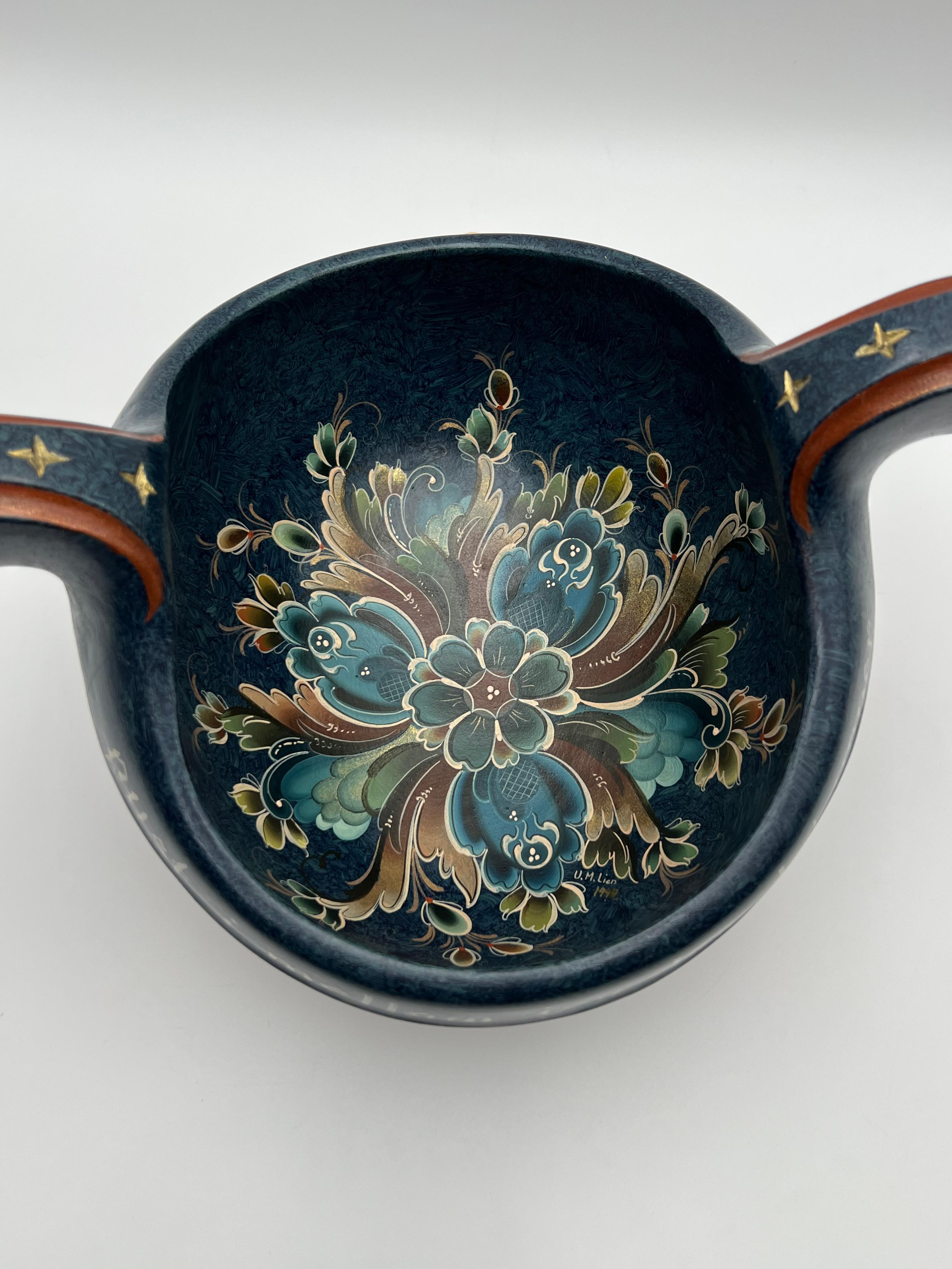 Bol à bière norvégien Rosemaling / Kjenge, art populaire peint à la main, 1999 en vente 6