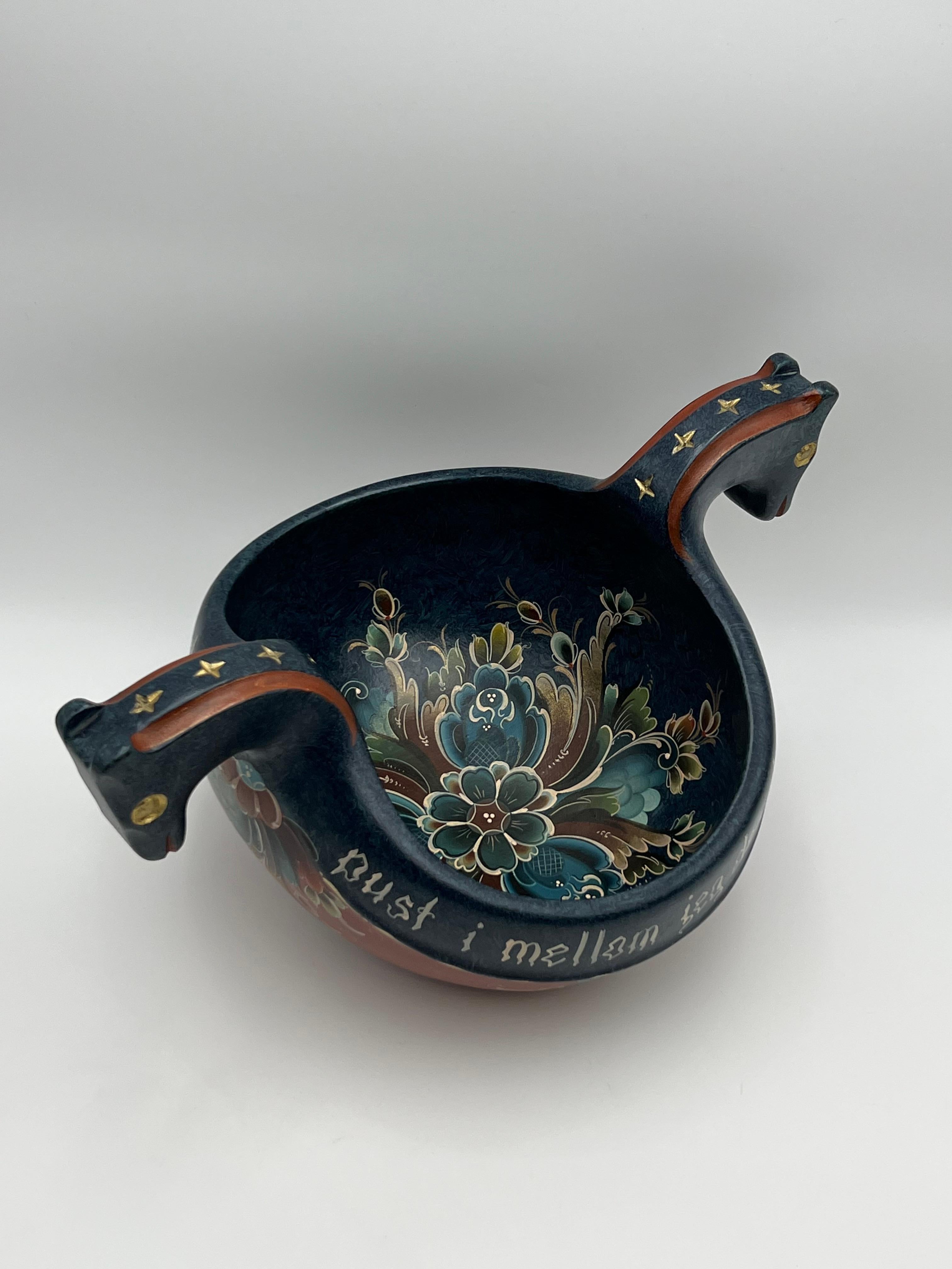 Norvégien Bol à bière norvégien Rosemaling / Kjenge, art populaire peint à la main, 1999 en vente