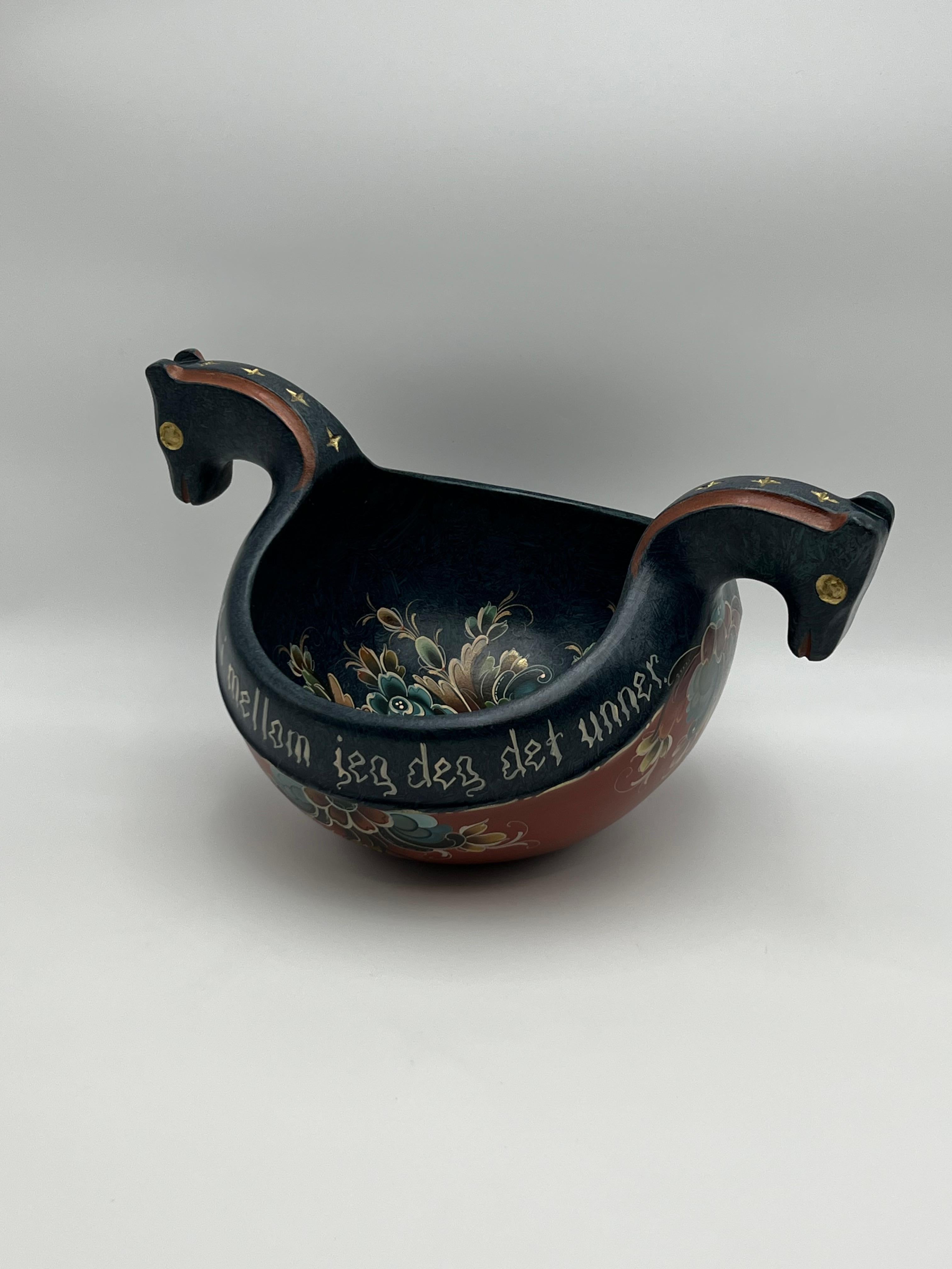 Fait main Bol à bière norvégien Rosemaling / Kjenge, art populaire peint à la main, 1999 en vente