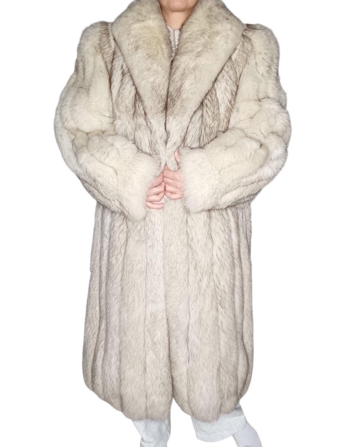 Beige Cappotto in pelliccia di volpe norvegese Saga Fox taglia 8 M. in vendita