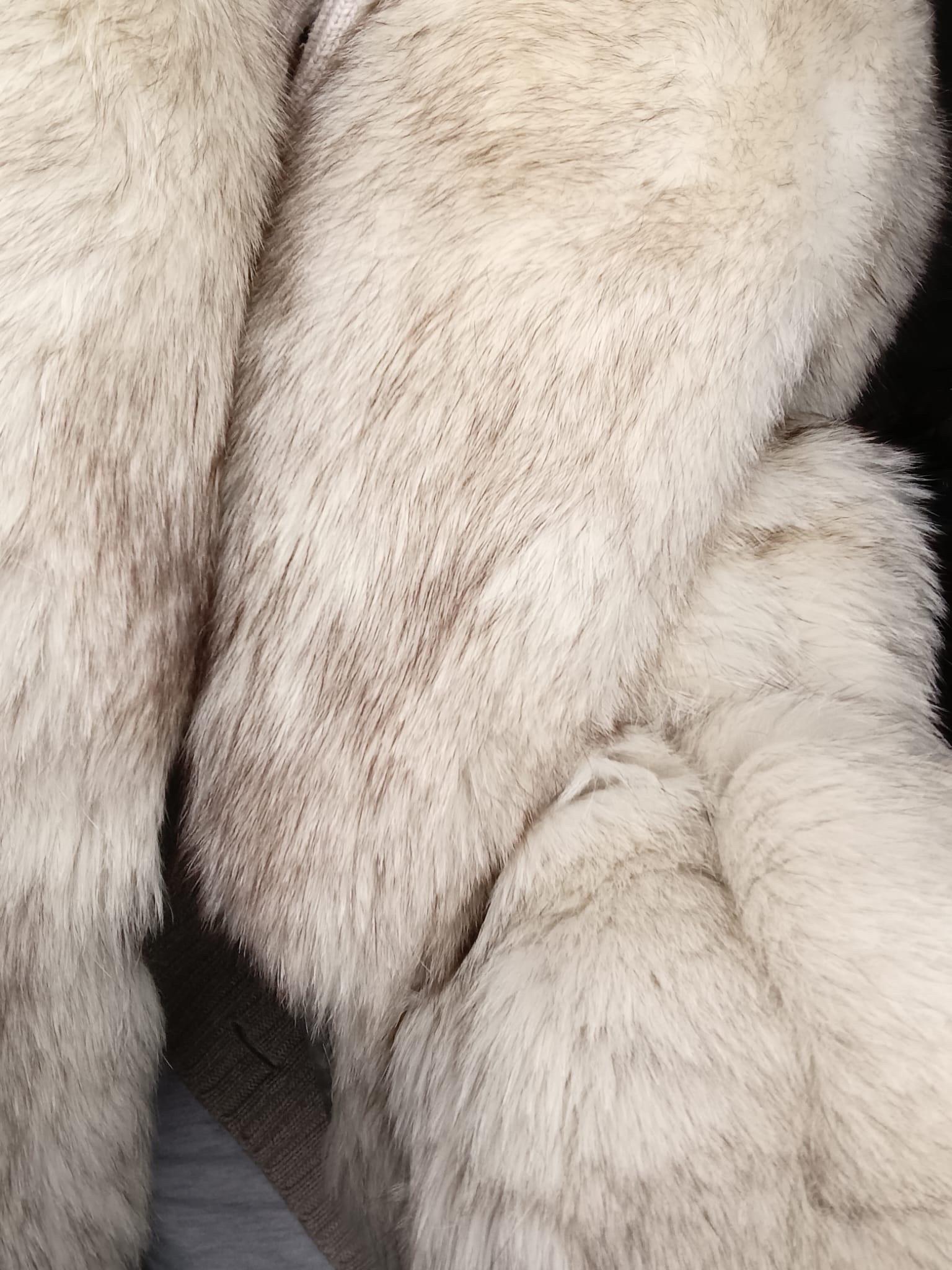 Cappotto in pelliccia di volpe norvegese Saga Fox taglia 8 M. in vendita 2