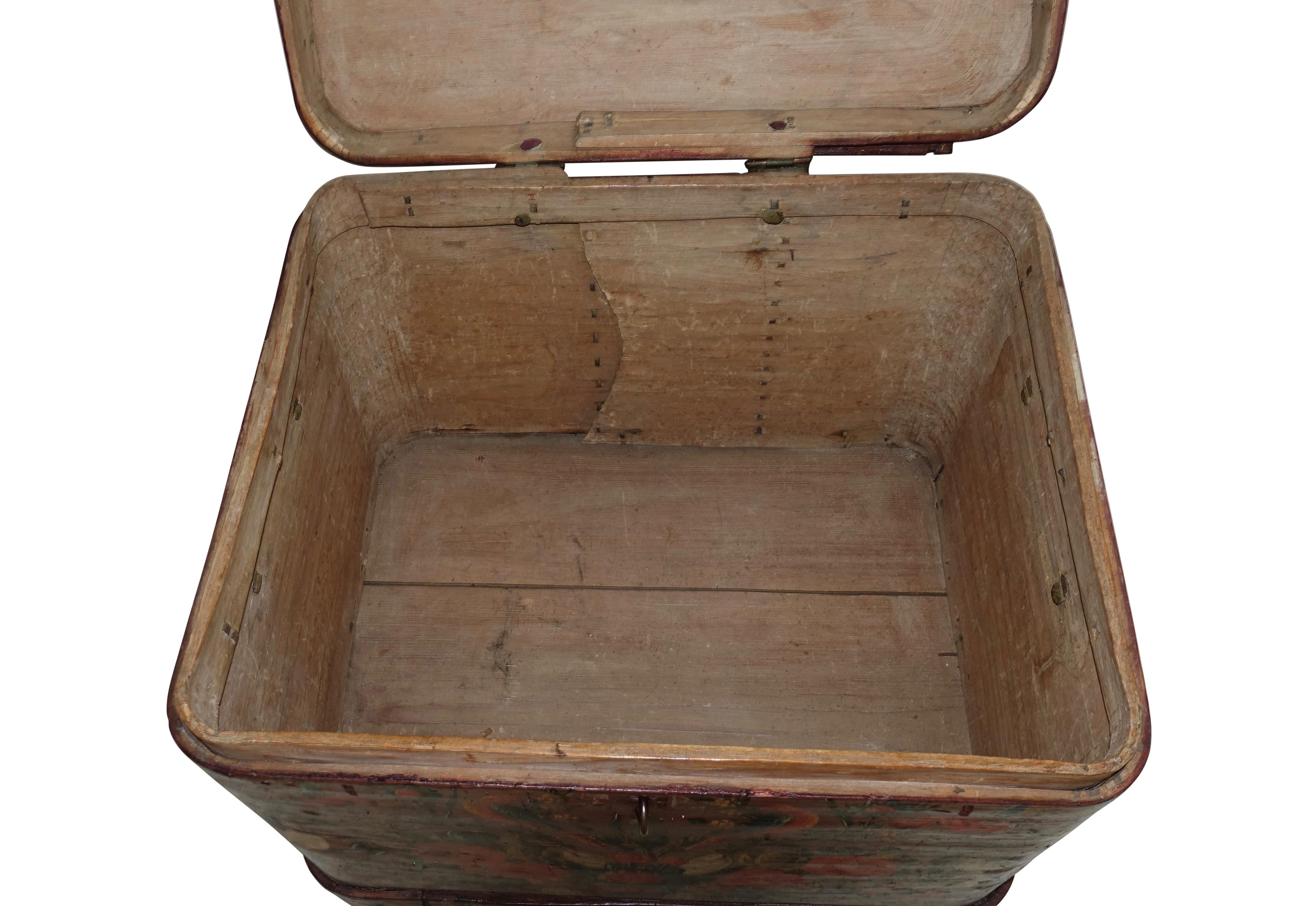 Wood Scandinavian Painted Dowery Wedding Chest, circa 1800 For Sale