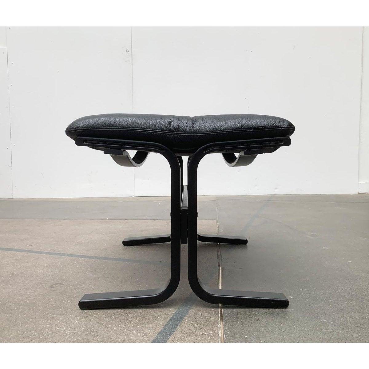 Norwegian Siesta Lounge Chair Ottomane Footstool by Ingmar Relling for Rybo In Excellent Condition For Sale In Hamburg, DE