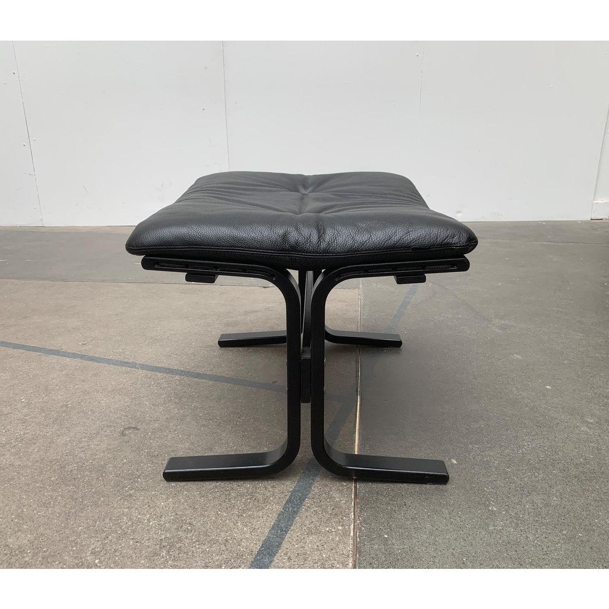 Norwegian Siesta Lounge Chair Ottomane Footstool by Ingmar Relling for Rybo For Sale 1