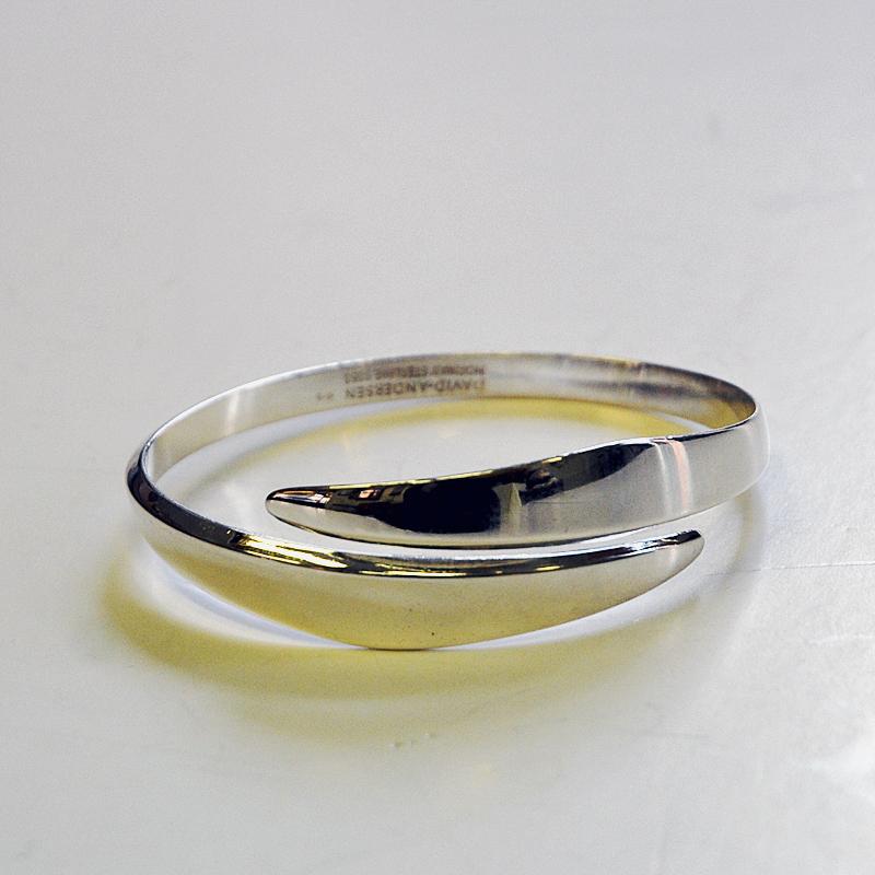 Scandinavian Modern Norwegian Sterling Silver Bangle Bracelet by David-Andersen 1960s For Sale