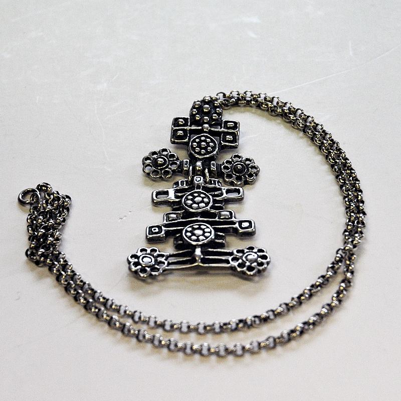 Scandinavian Modern Norwegian Sterling Silver Pendant Necklace by Unn Tangerud for Uni-DA 1960s