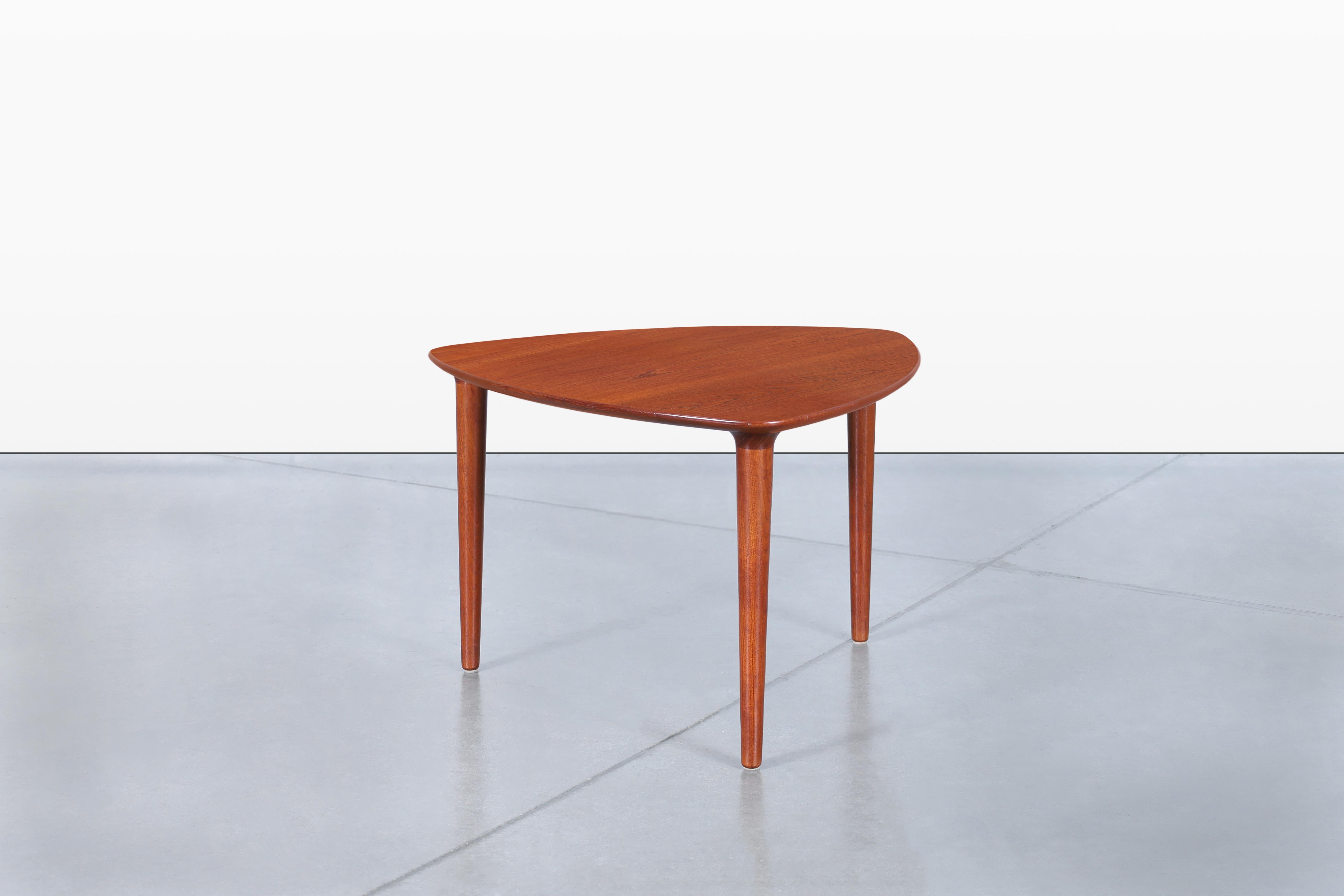 Mesa auxiliar de teca noruega 