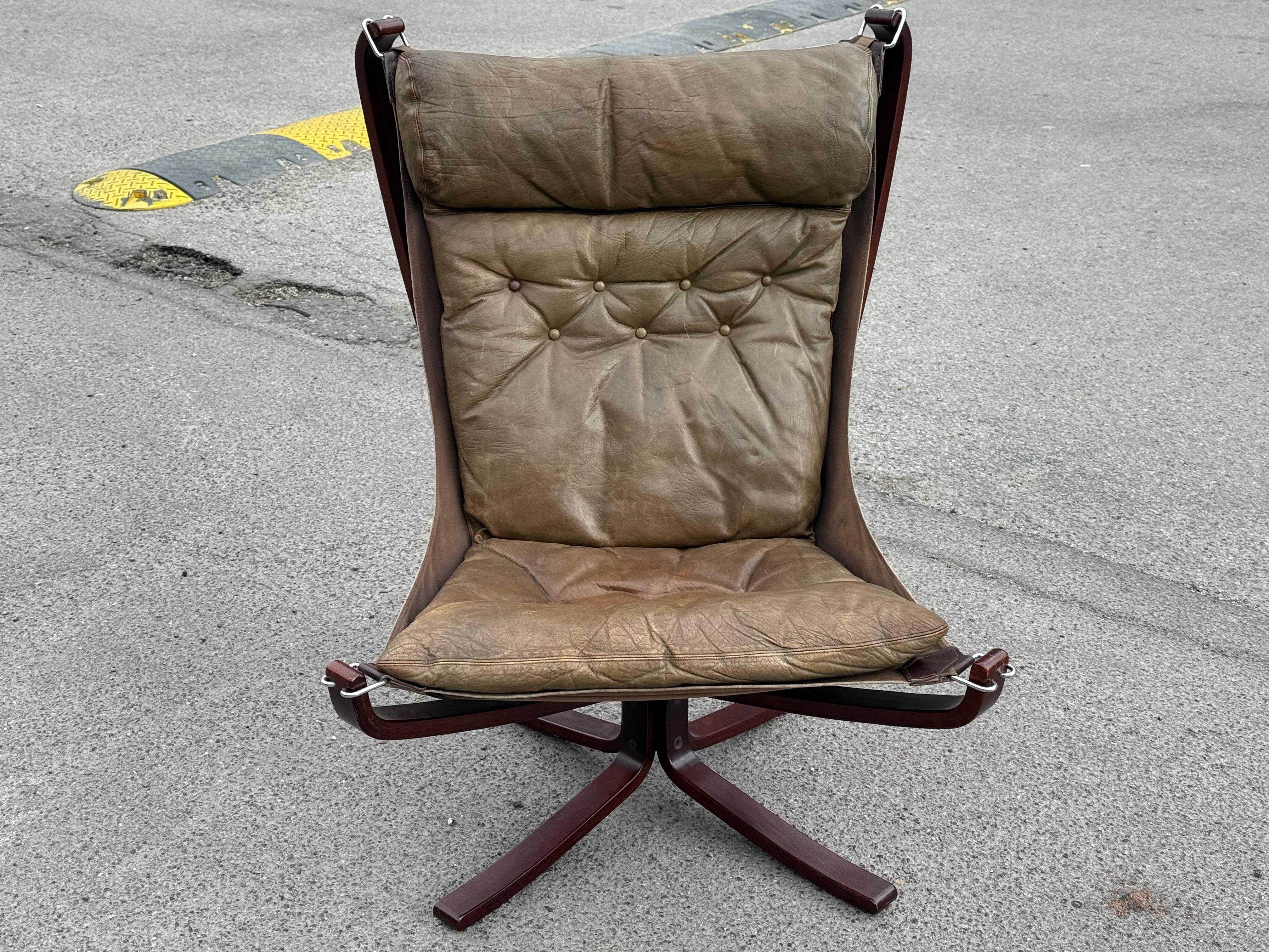 Leather Norwegian Vintage Falcon Chair by Sigurd Ressell for Vatne Møbler, 1970s For Sale